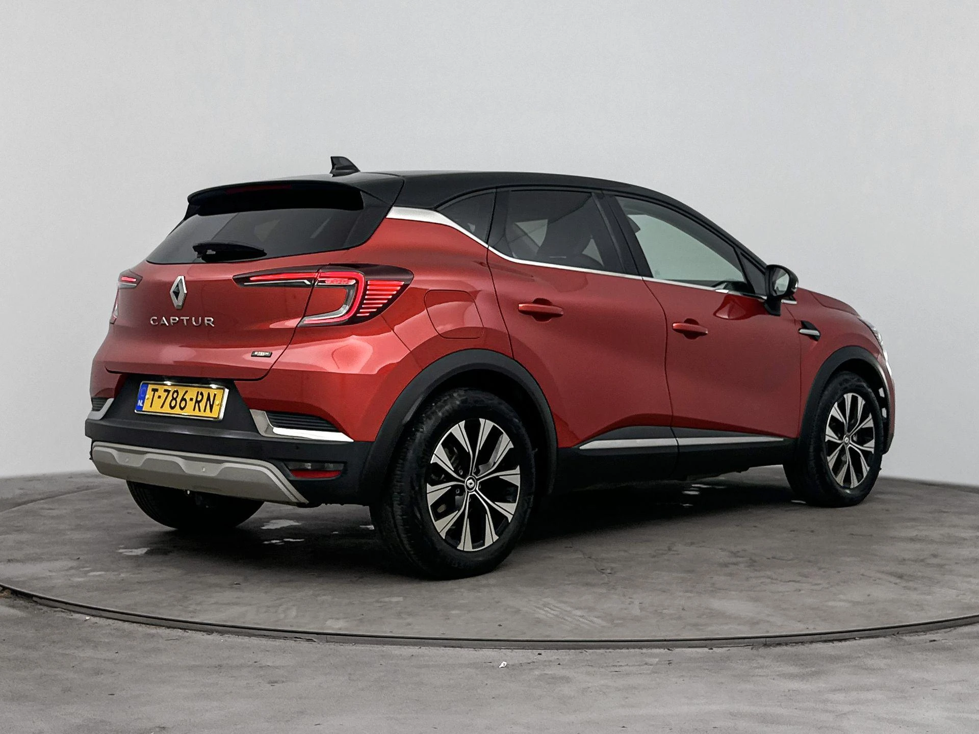 Renault-Captur-image-3