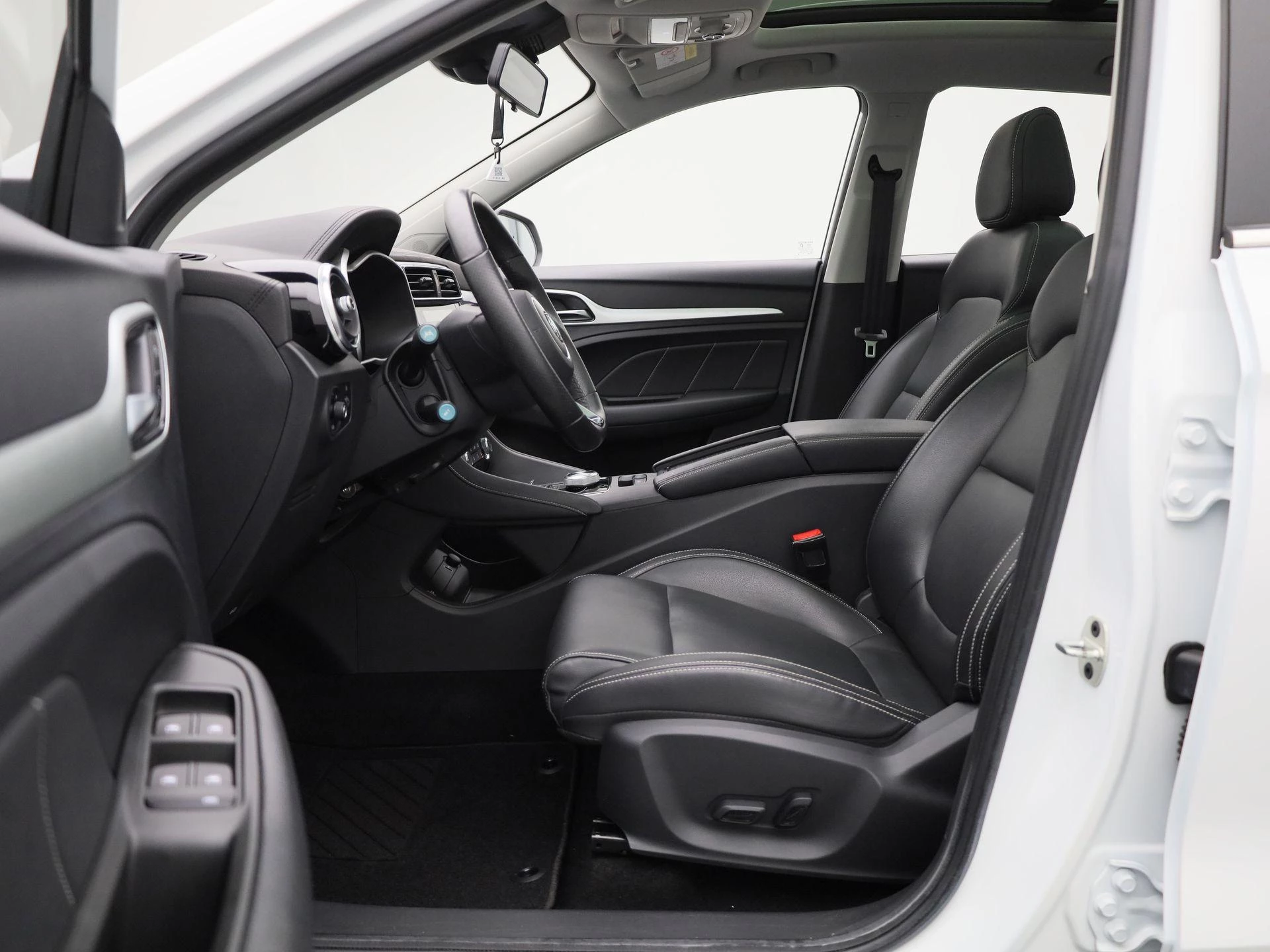MG-ZS EV-image-10