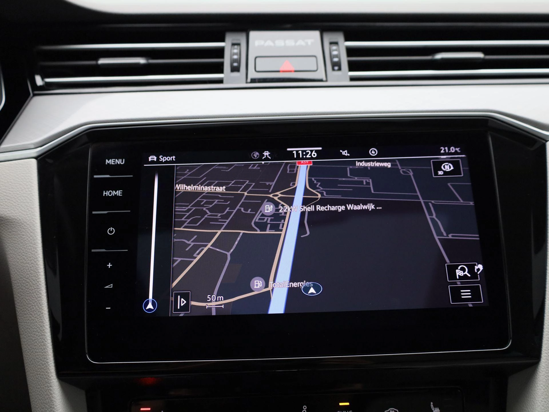Volkswagen-Passat-image-16