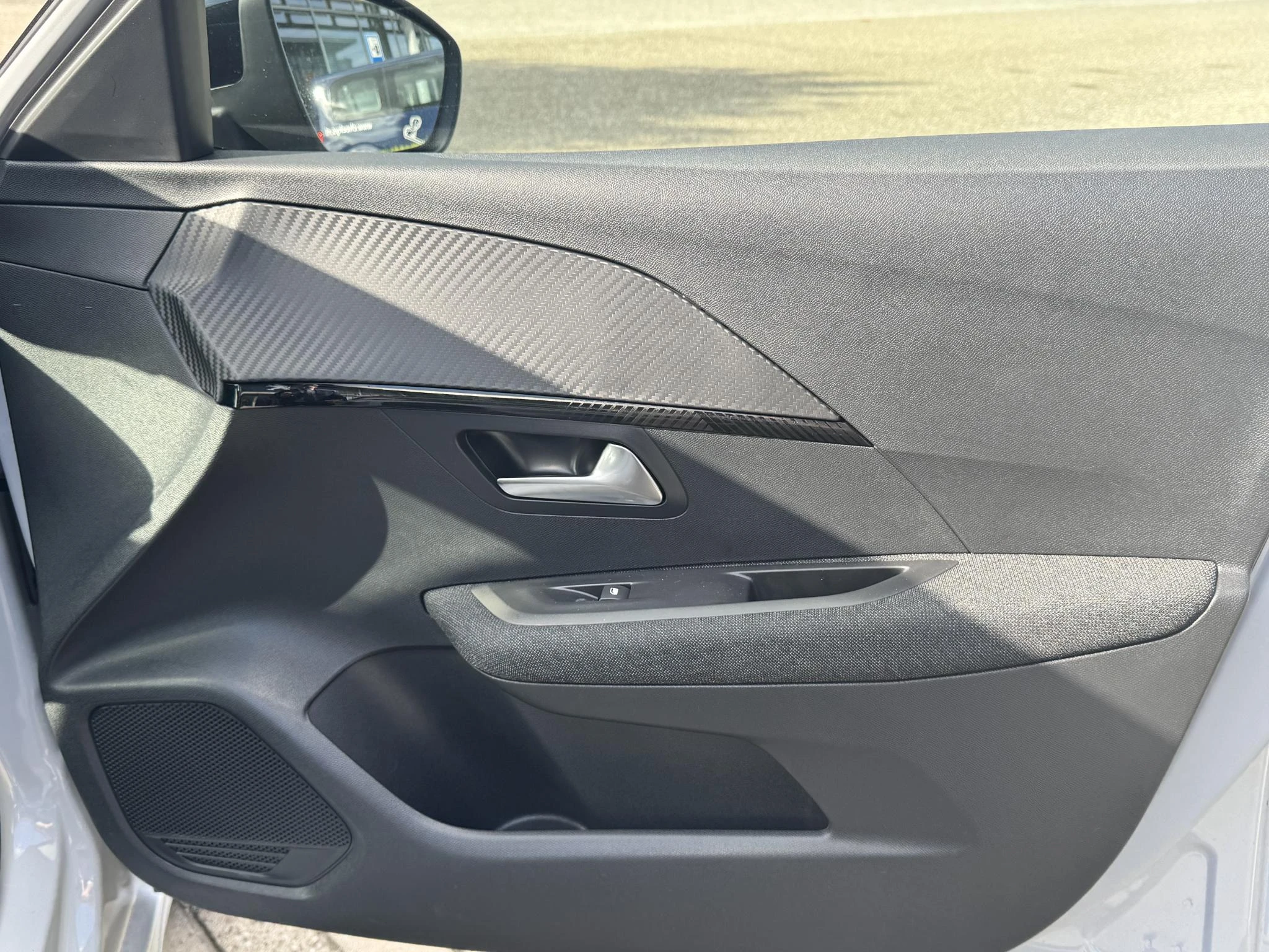 Peugeot-208-image-24