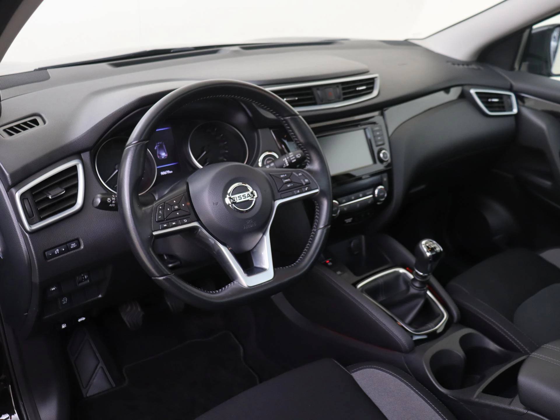 Nissan-QASHQAI-image-12