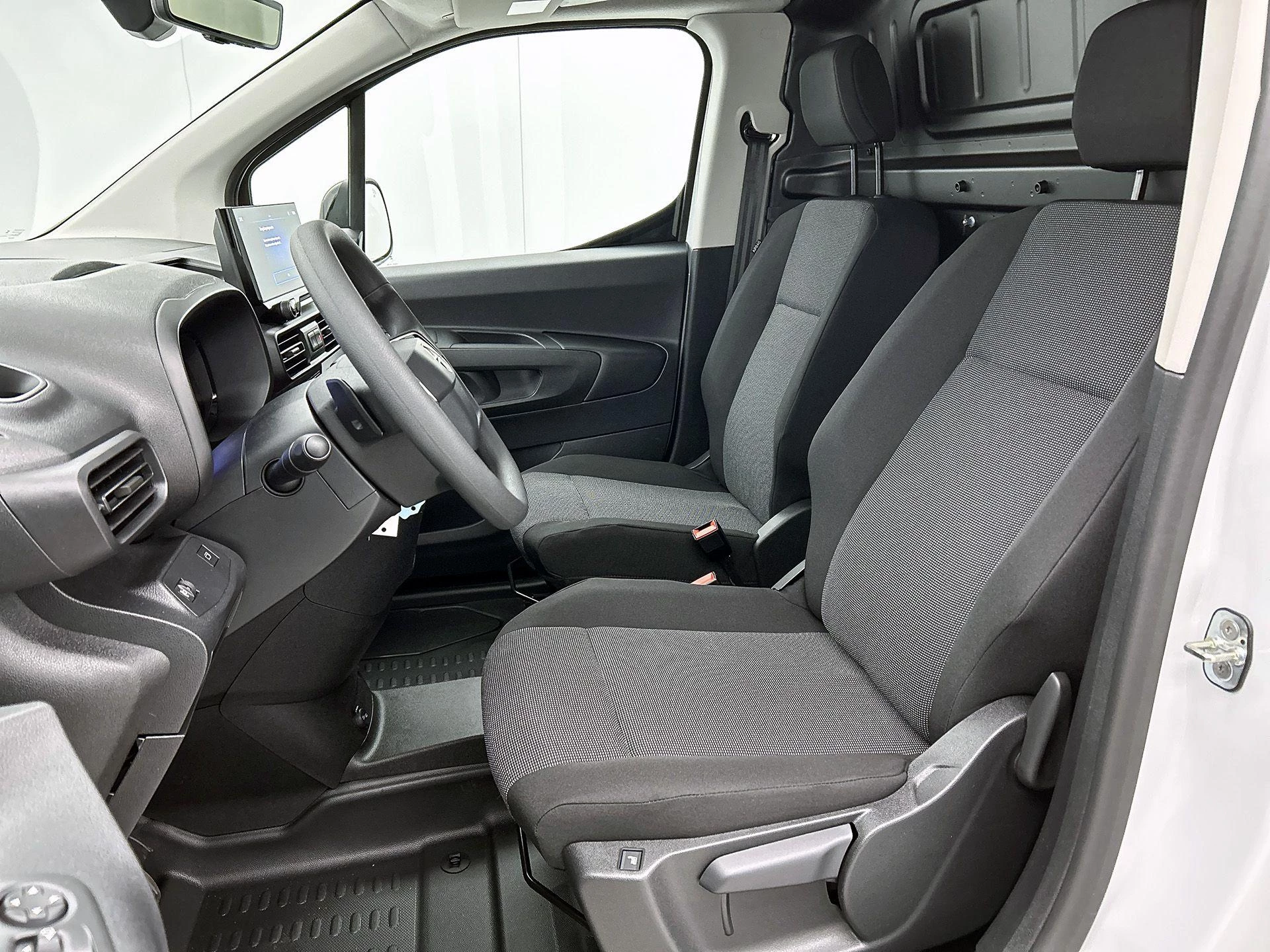 Opel-Combo-e-image-40