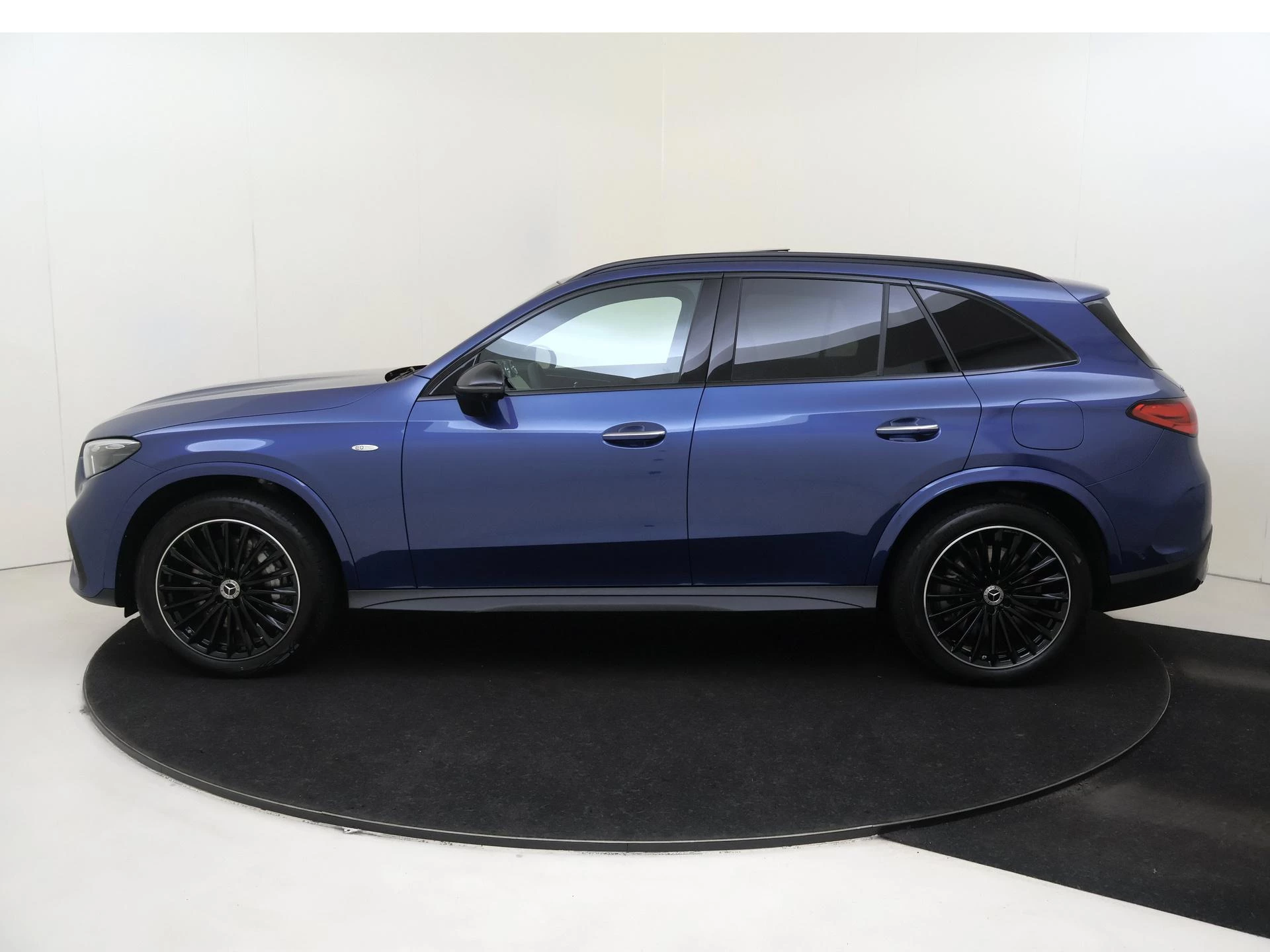 Mercedes-Benz-GLC-image-7