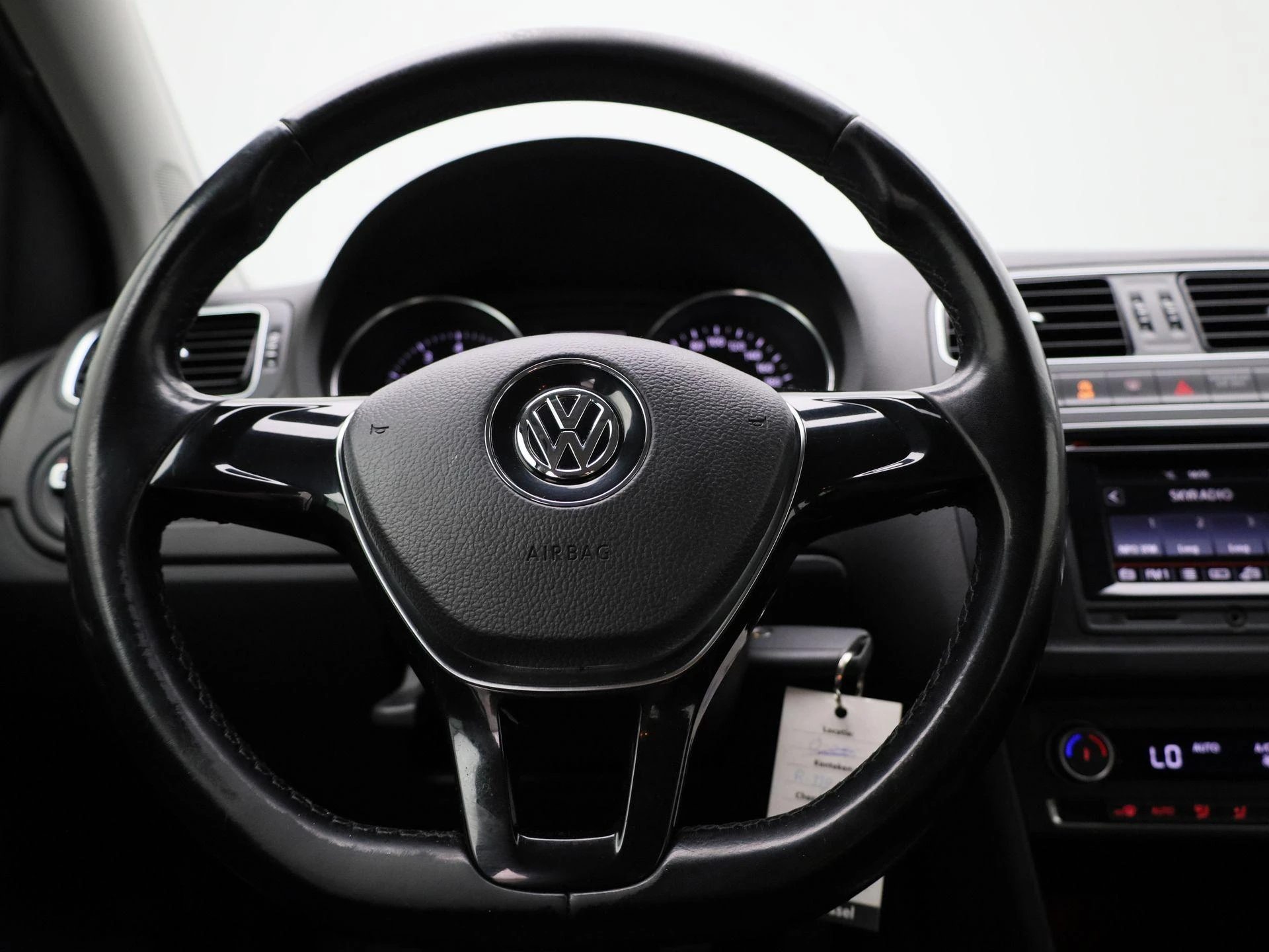 Volkswagen-Polo-image-6