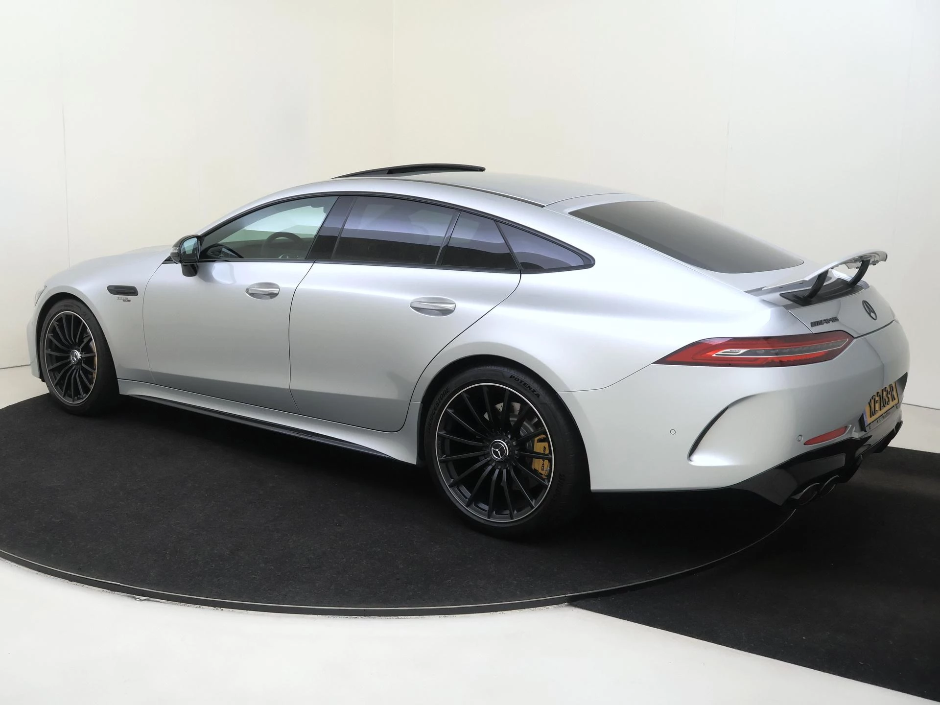 Mercedes-AMG-GT-image-5