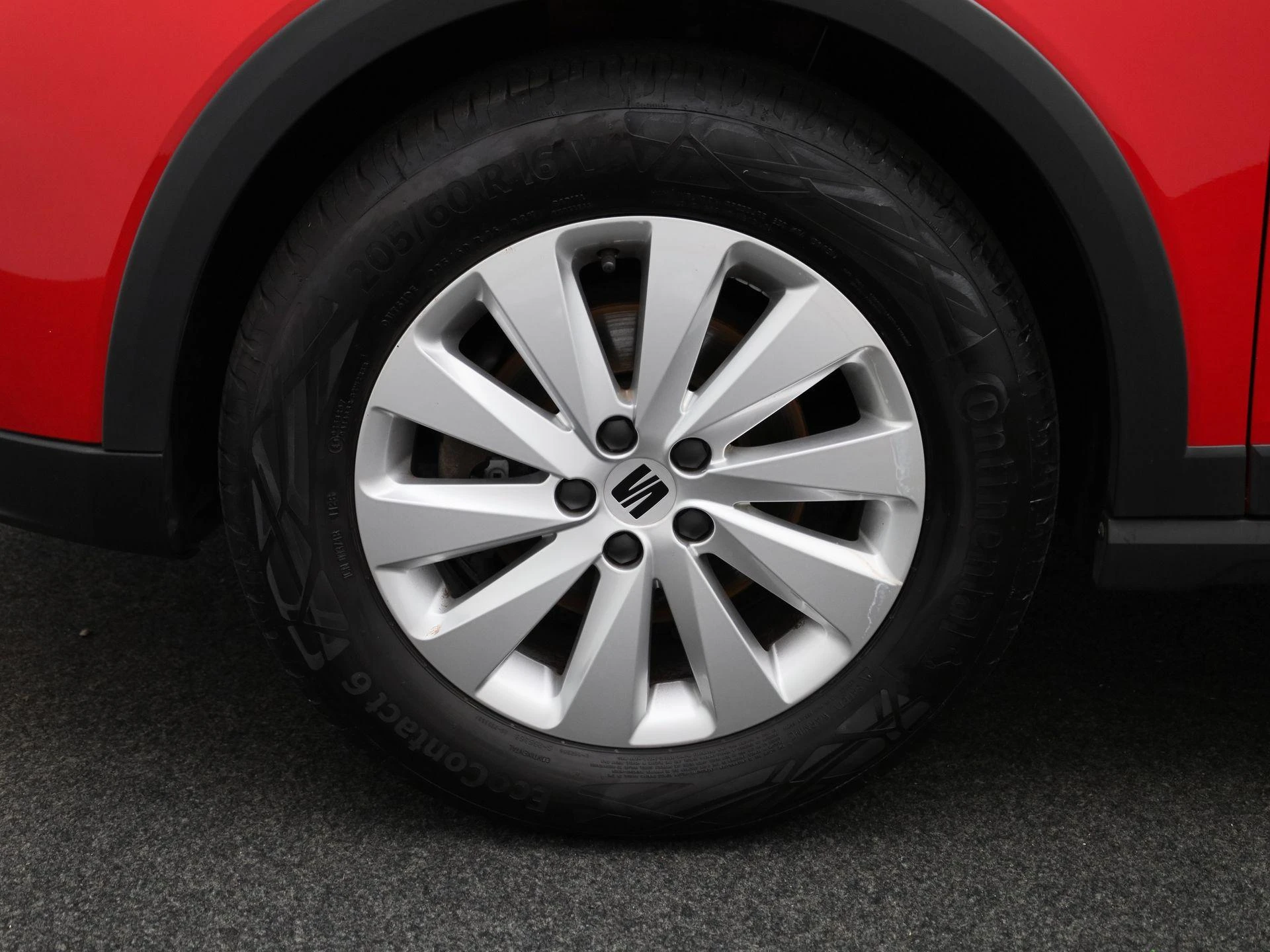 SEAT-Arona-image-13