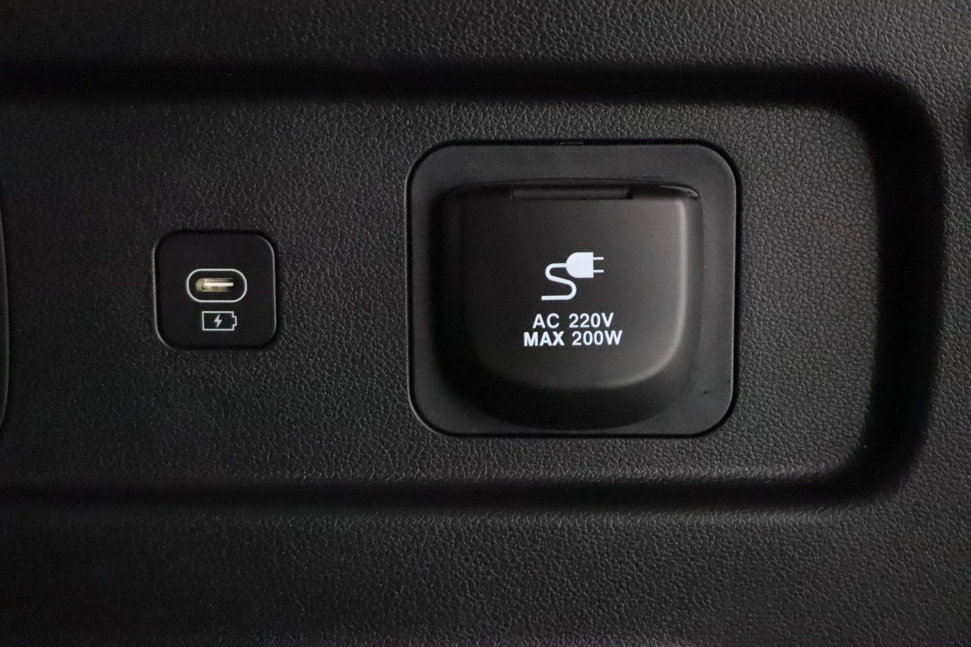 Hyundai-Santa Fe-image-26