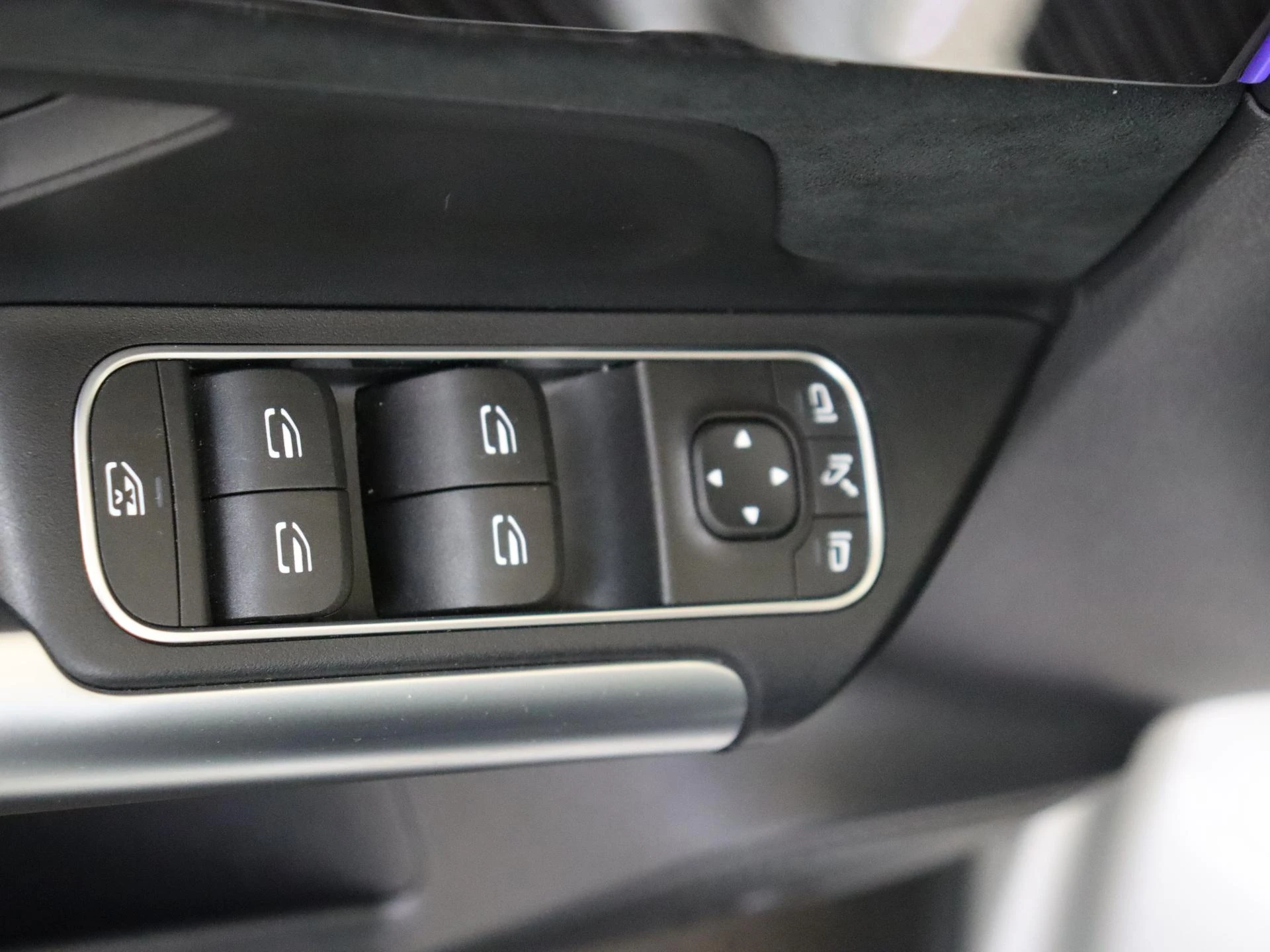 Mercedes-Benz-GLA-image-26