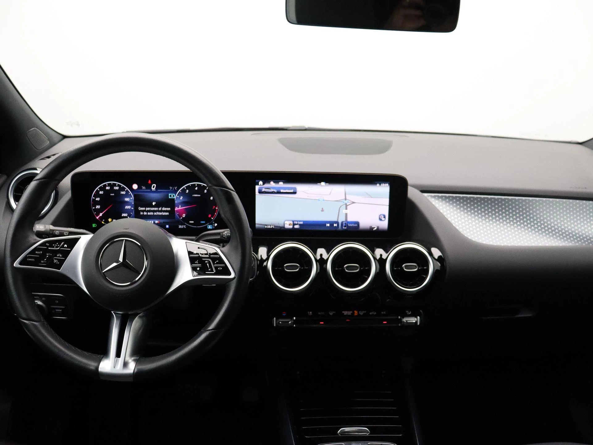 Mercedes-Benz B-Klasse 180 Business Line + CARPLAY + TREKHAAK +