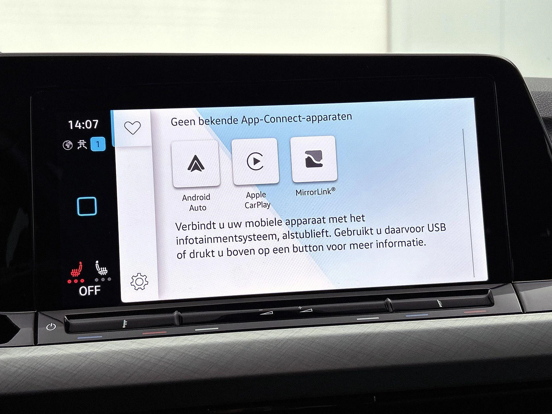 Volkswagen-Golf-image-19