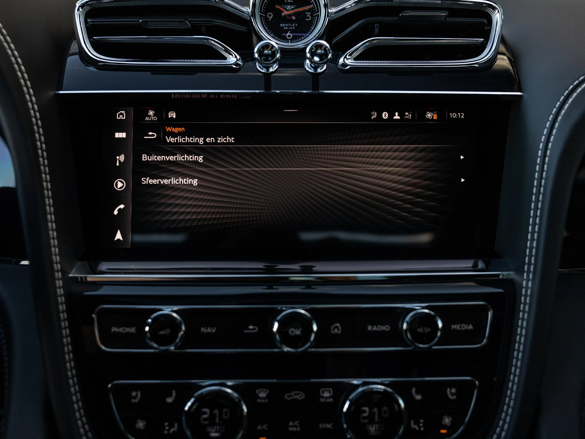 Bentley-Bentayga-image-27