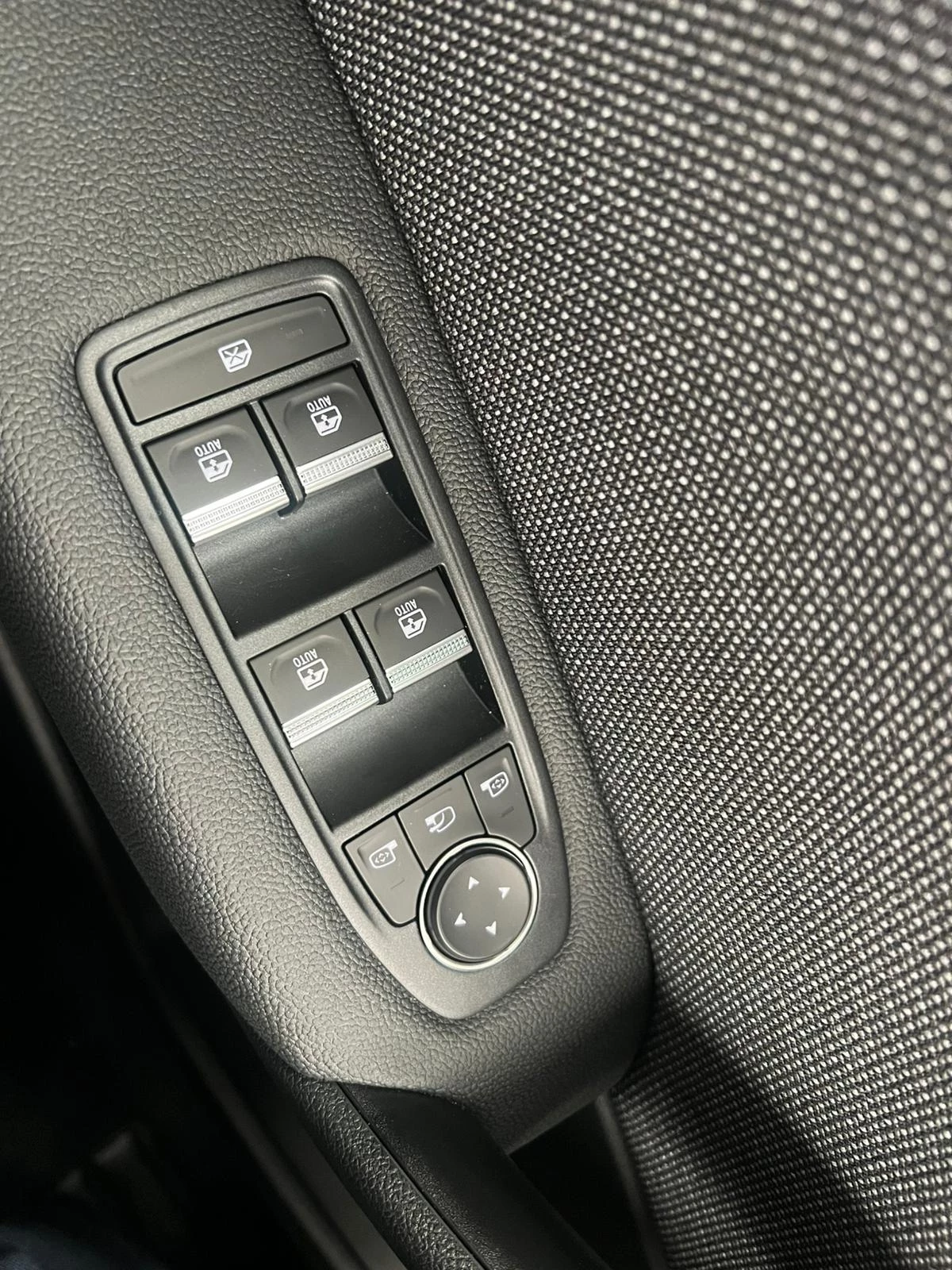 Renault-Captur-image-12