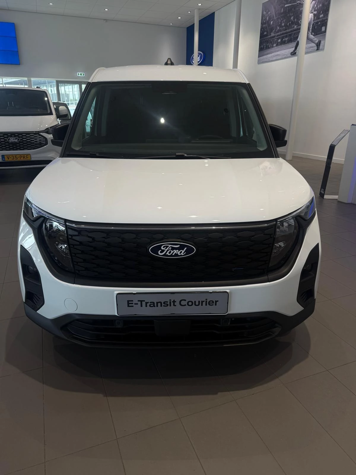Ford E-Transit Courier