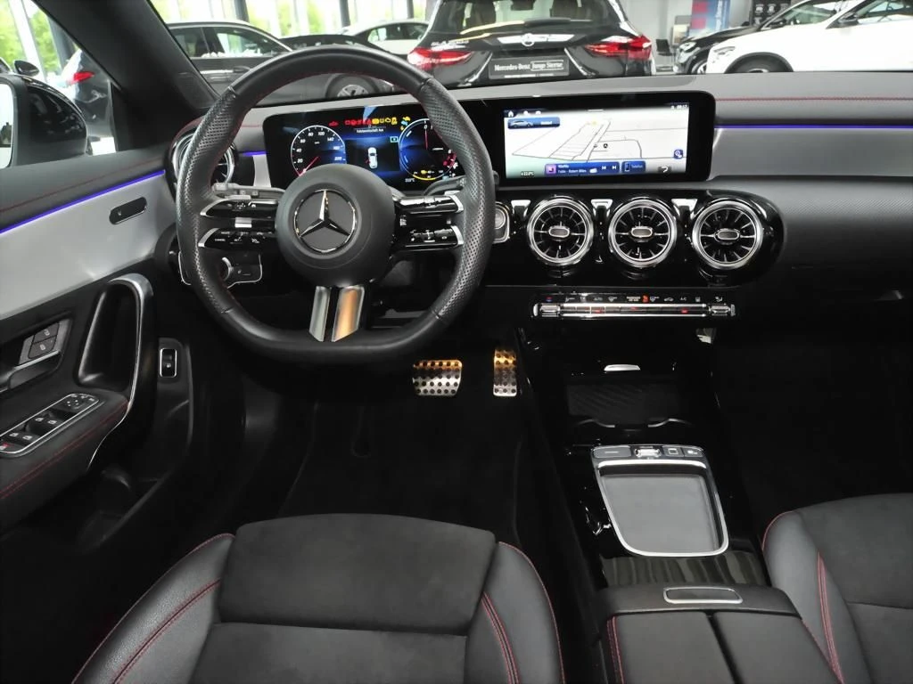 Mercedes-Benz-CLA 250 e-image-9