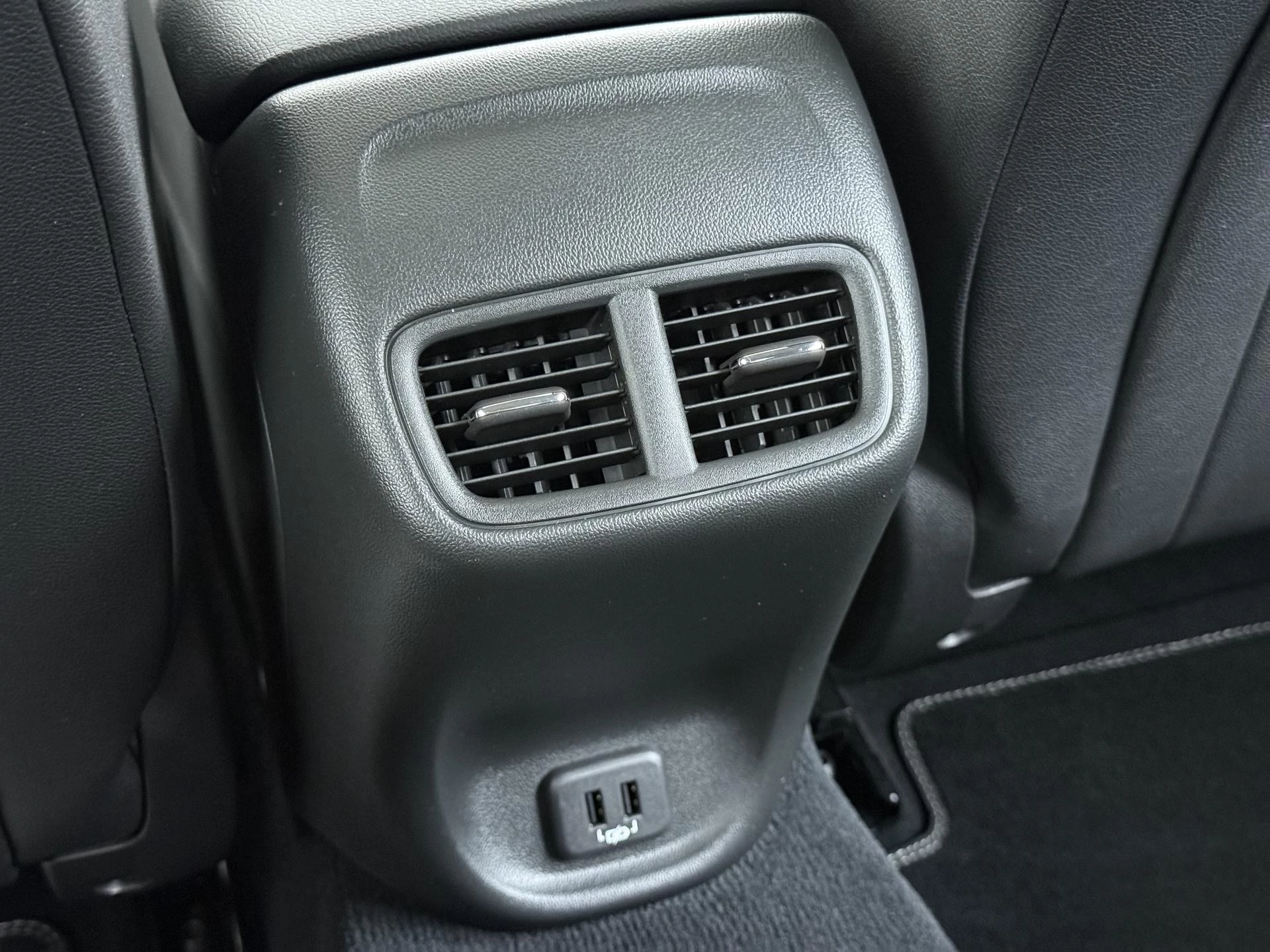 Opel-Insignia-image-14