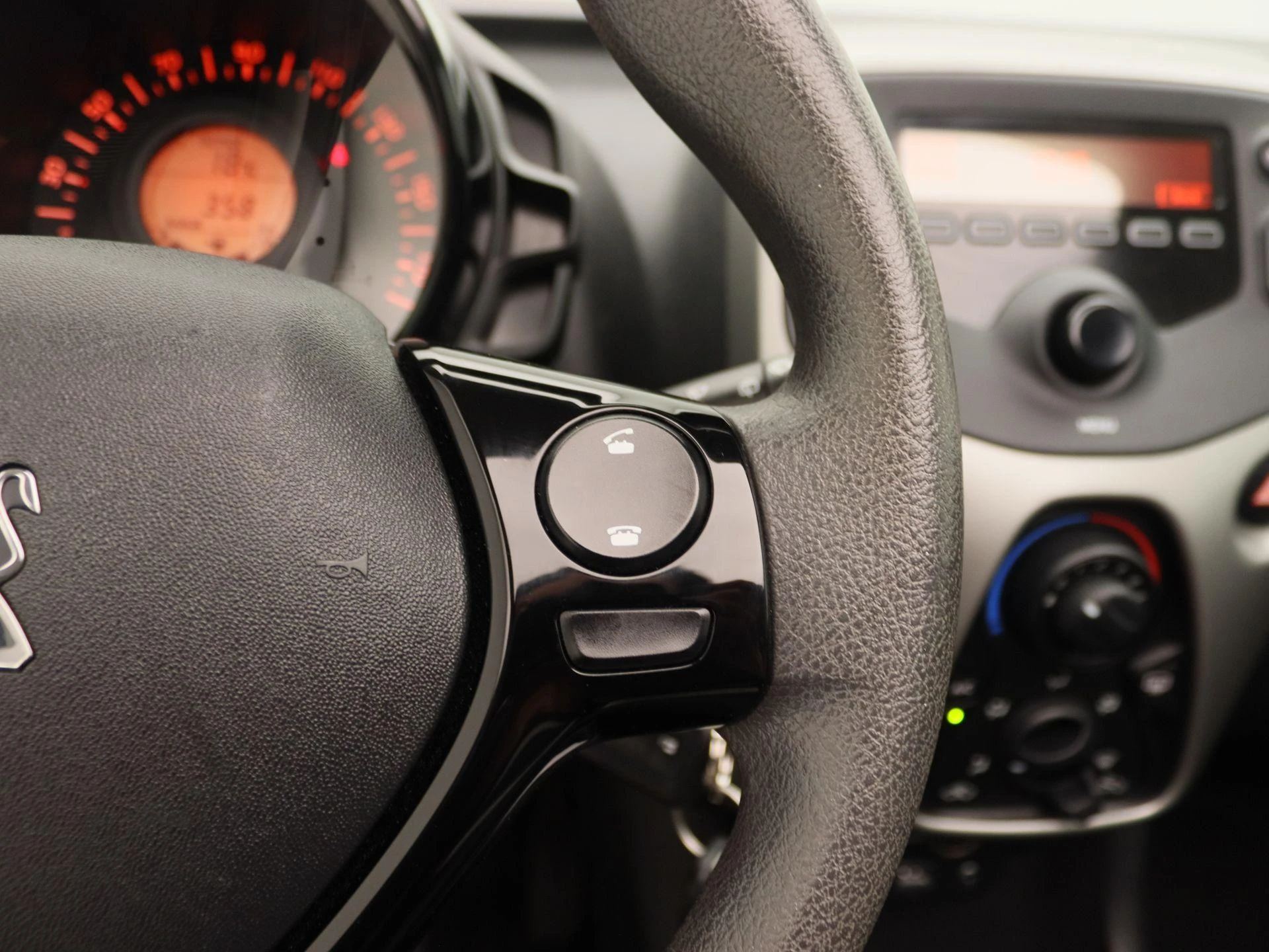 Peugeot-108-image-17