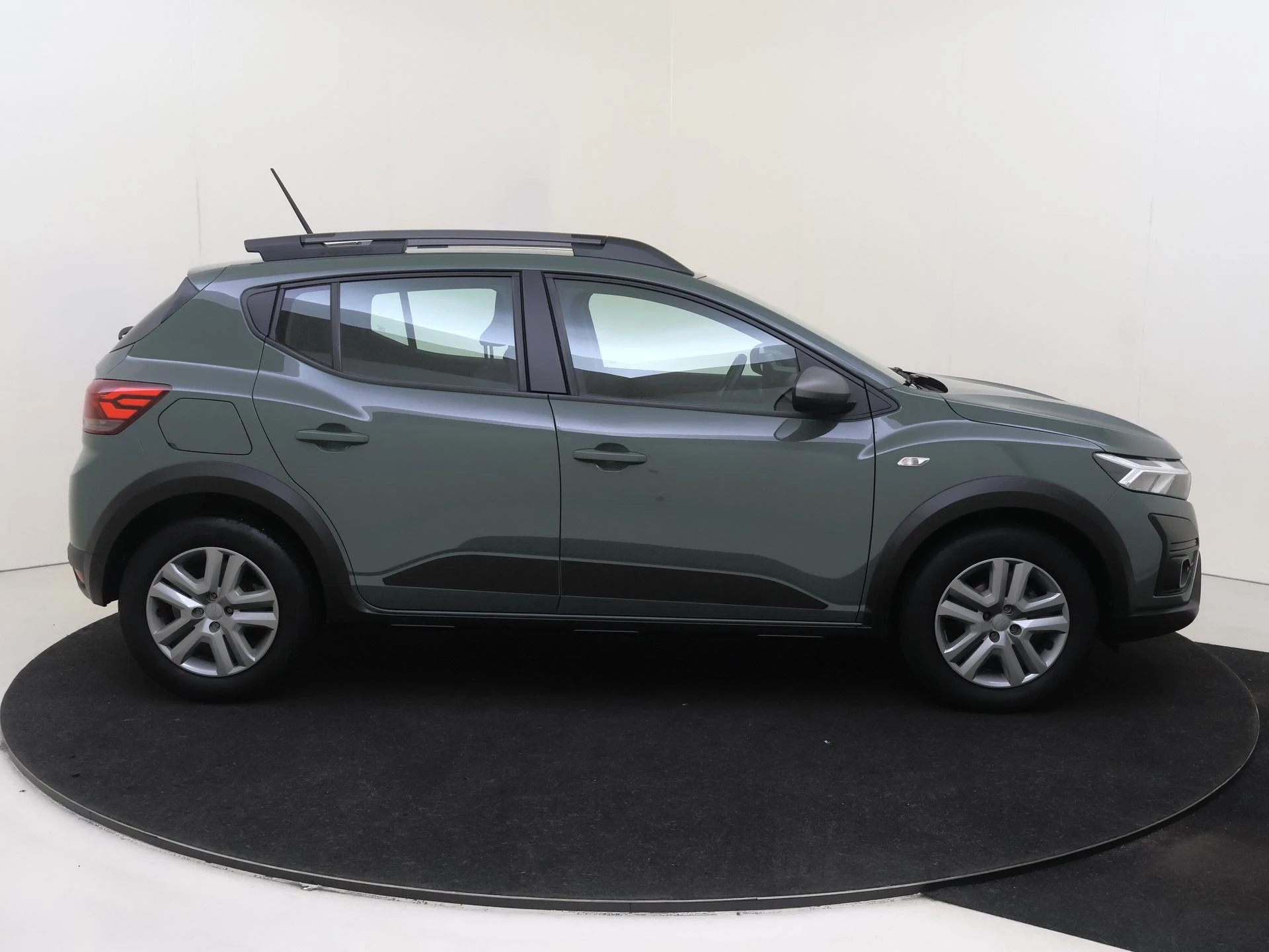 Dacia-Sandero Stepway-image-8