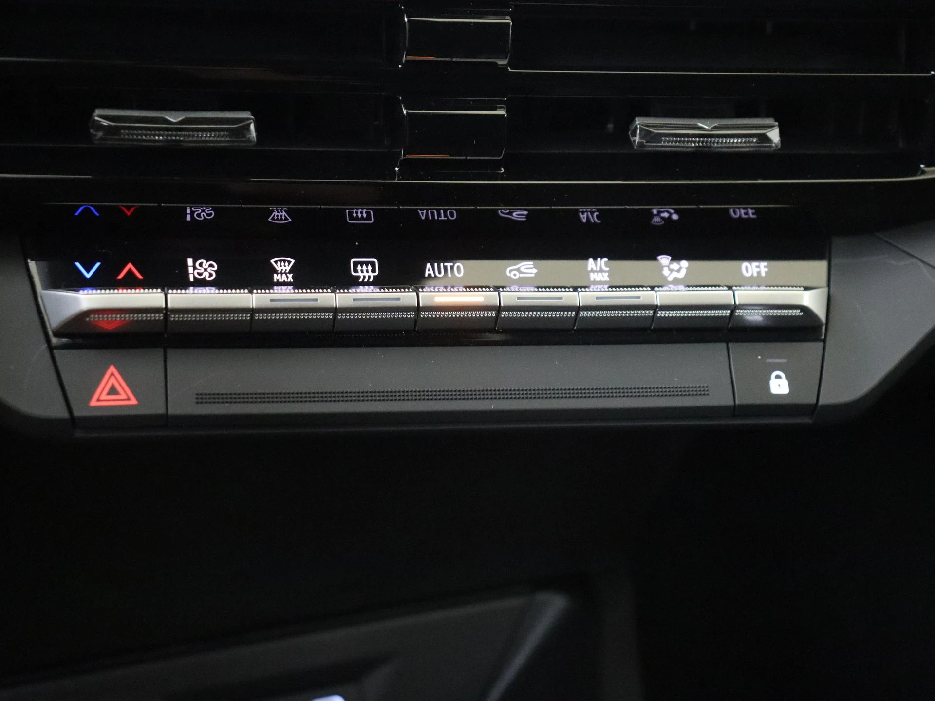 Renault-Clio-image-19