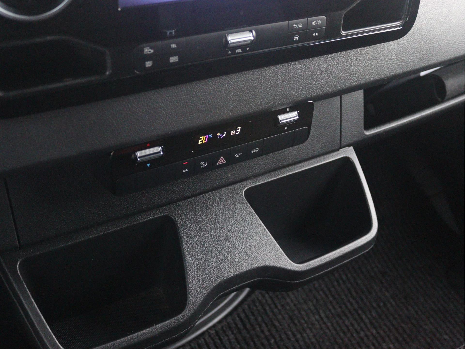 Mercedes-Benz-Sprinter-image-11