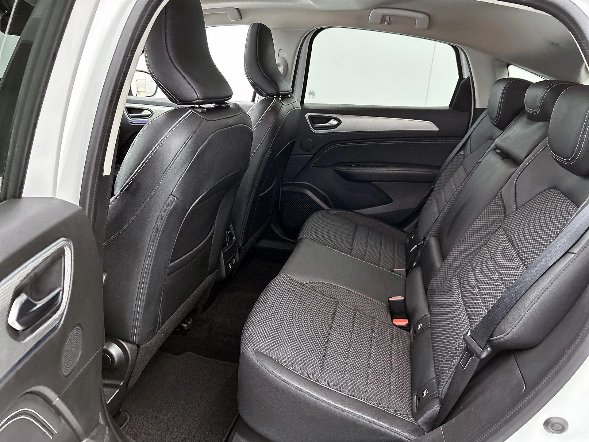 Renault Arkana 1.6 E-Tech Hybrid 145 Intens