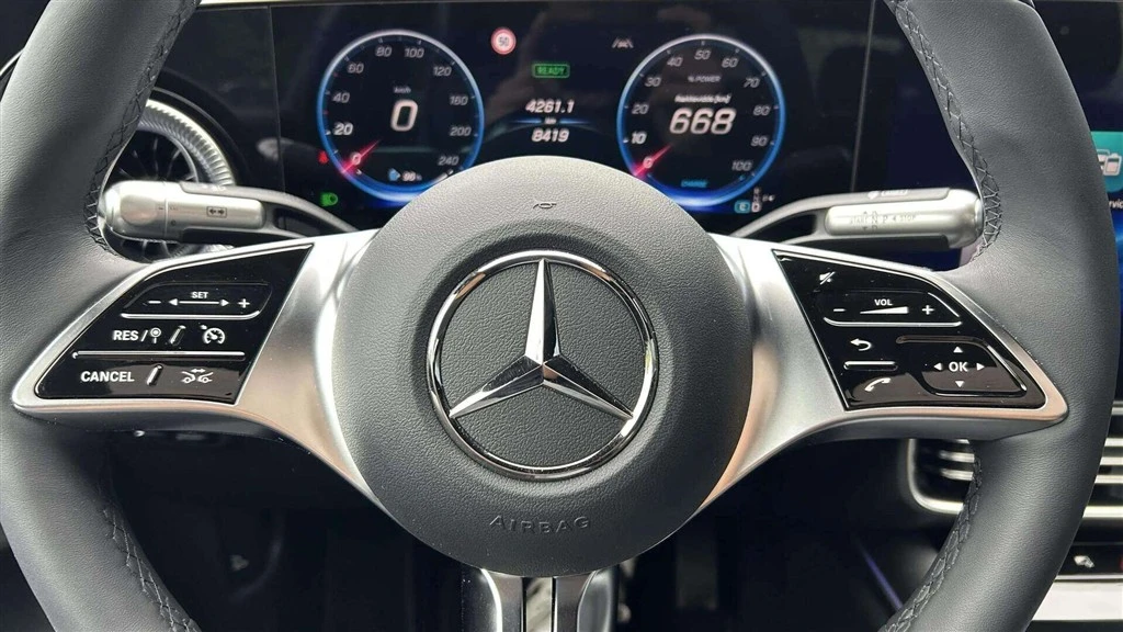 Mercedes-Benz-CLA-image-13