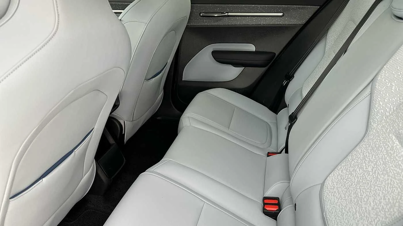 Volvo-EX30-image-12
