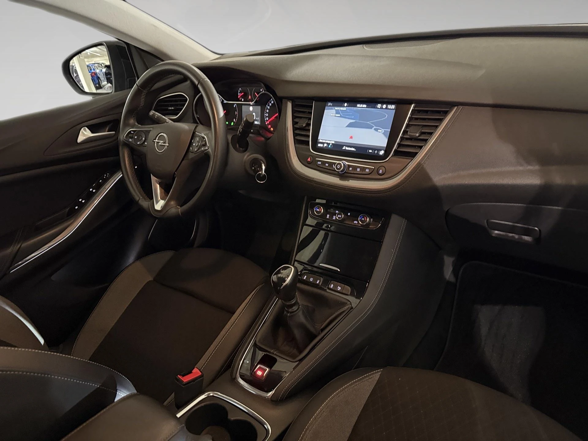 Opel-Grandland X-image-6