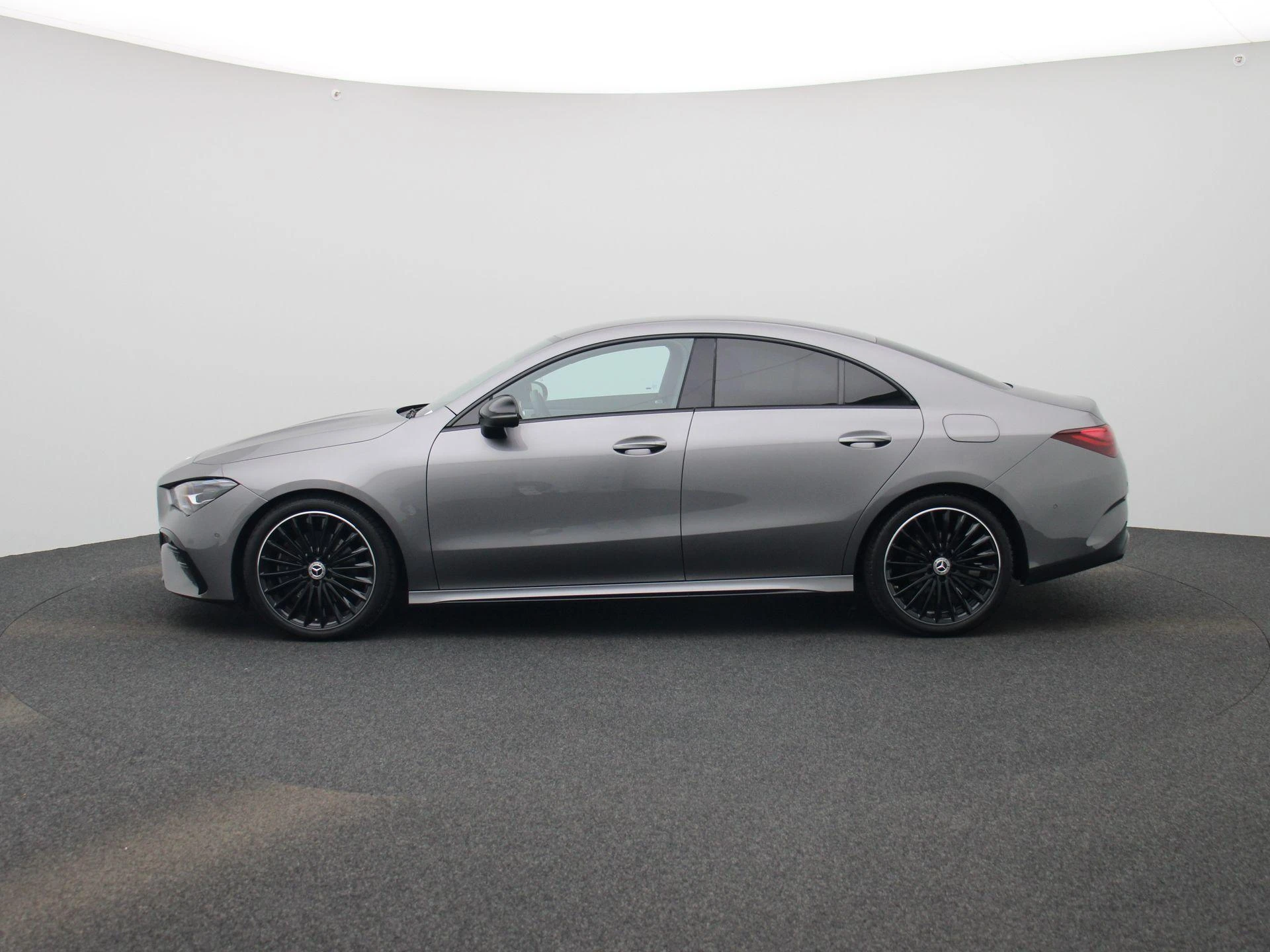 Mercedes-Benz-CLA-image-3