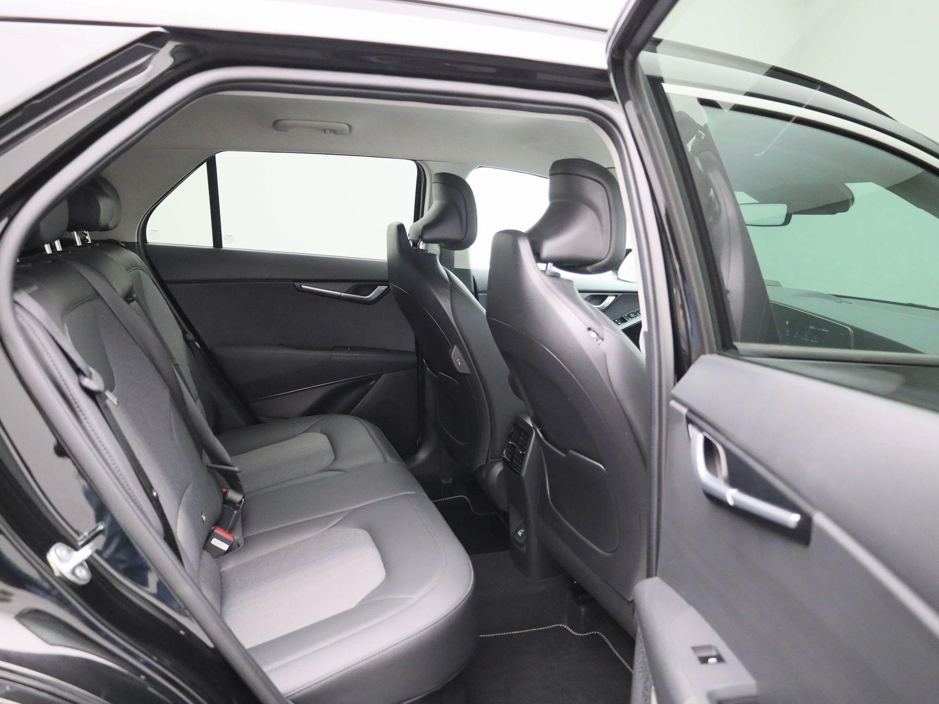 Kia-Niro-image-34
