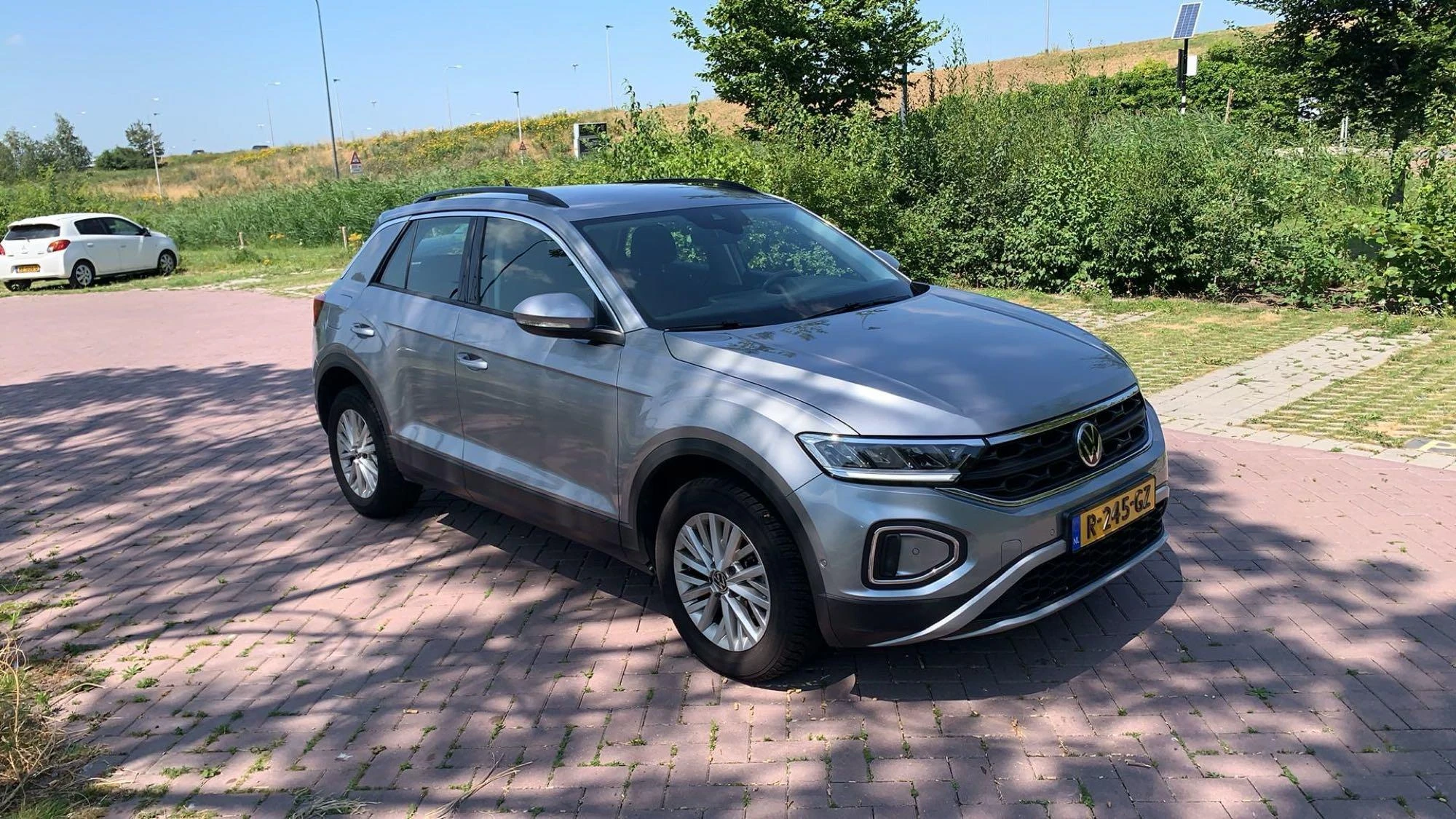 Volkswagen-T-Roc-image-6