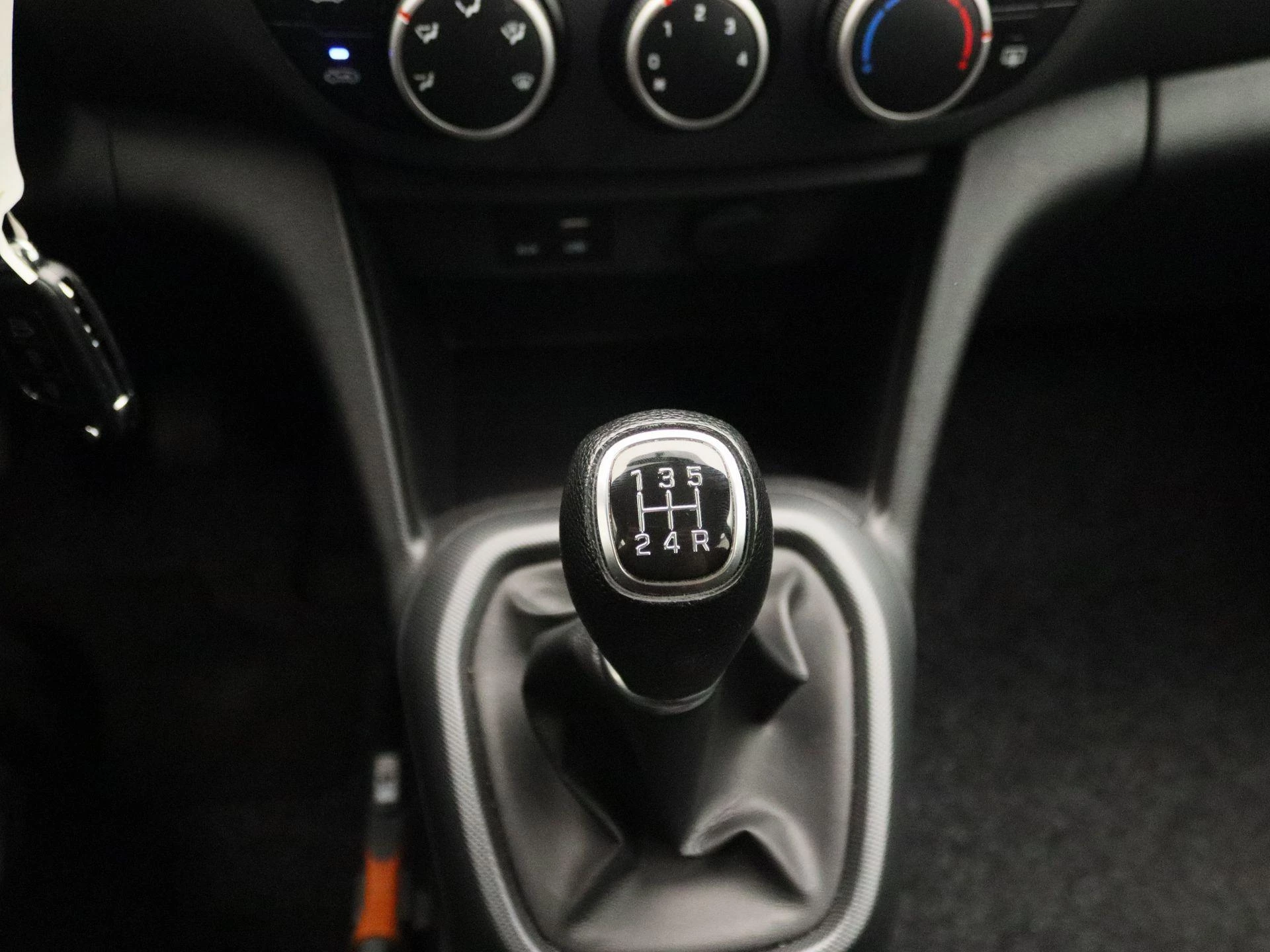 Hyundai-i10-image-11