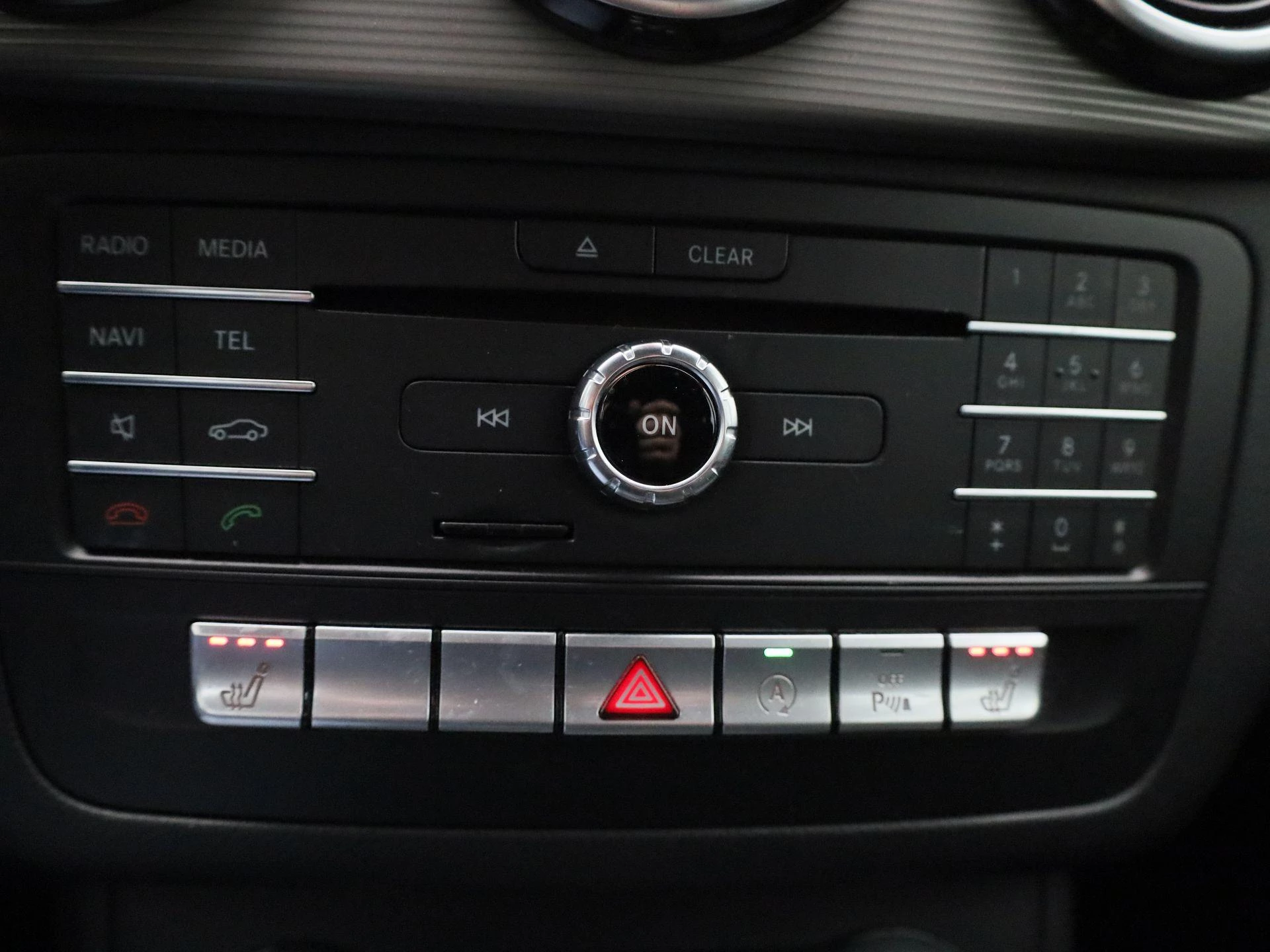 Mercedes-Benz-B-Klasse-image-18