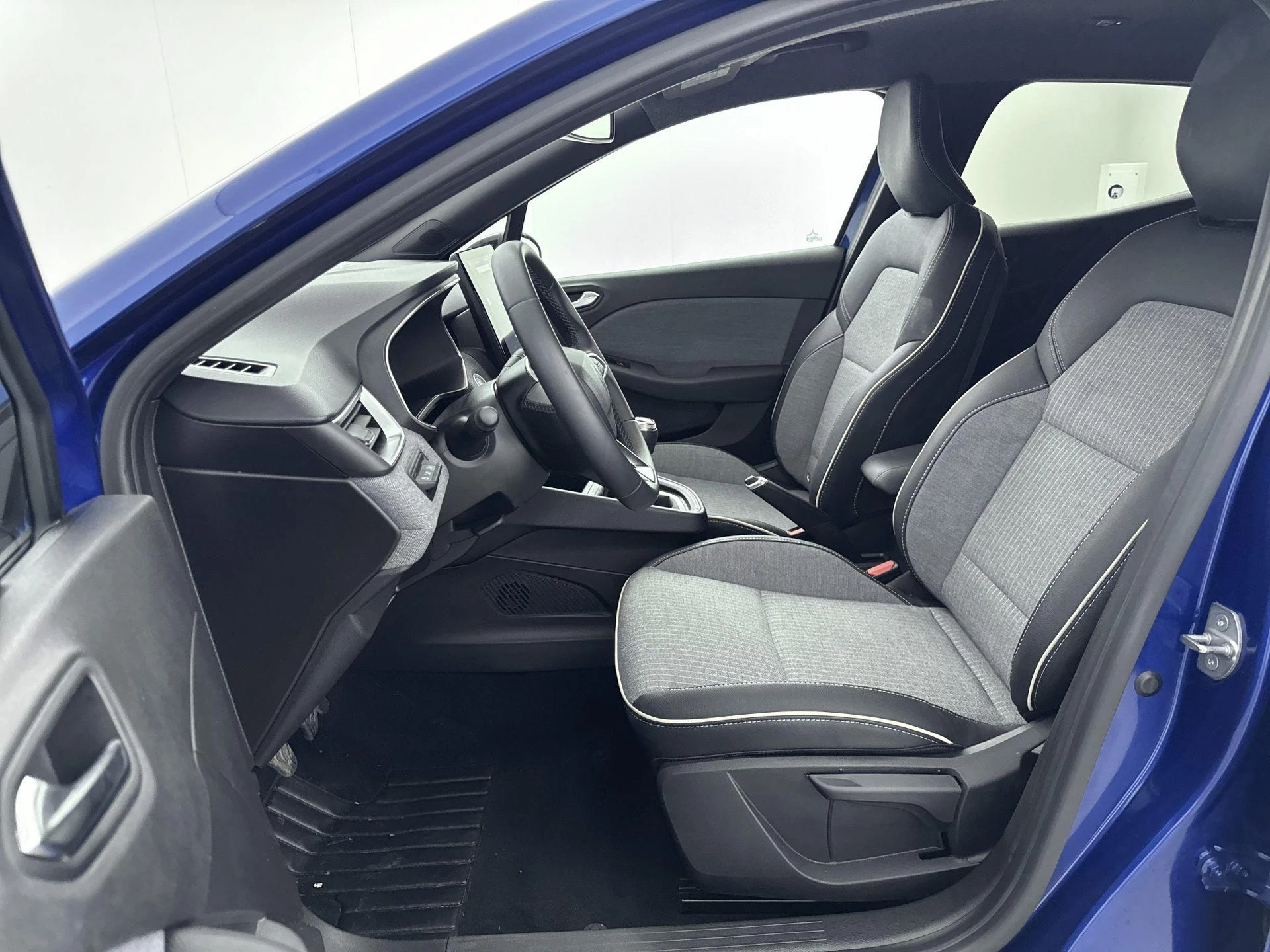 Renault-Clio-image-11