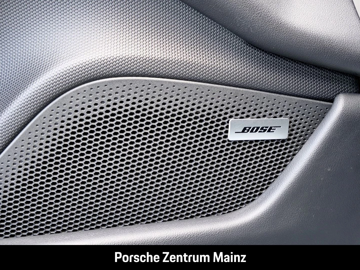 Porsche-Taycan-image-29