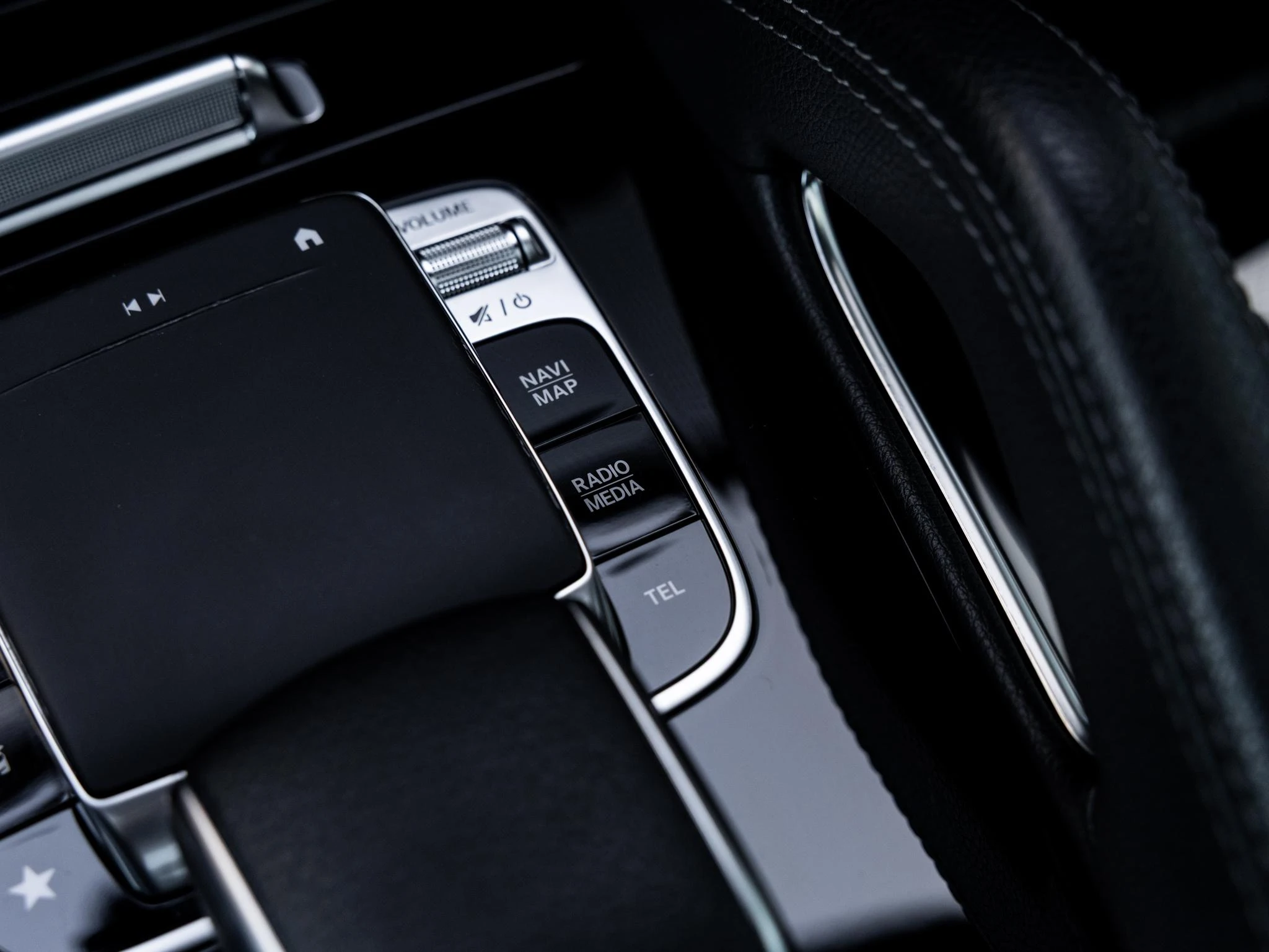 Mercedes-Benz-GLE-image-49