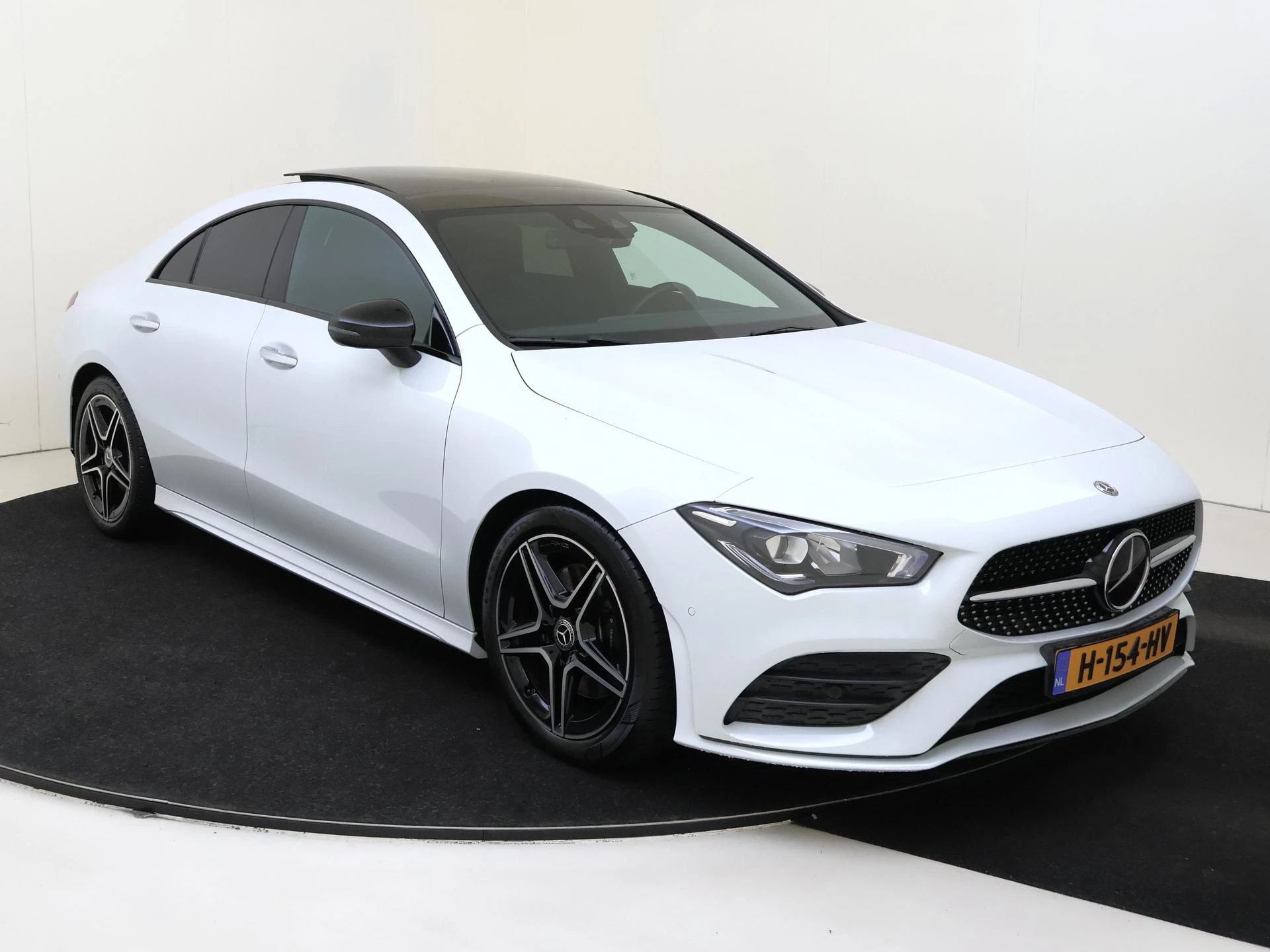 Mercedes-Benz-CLA-image-1