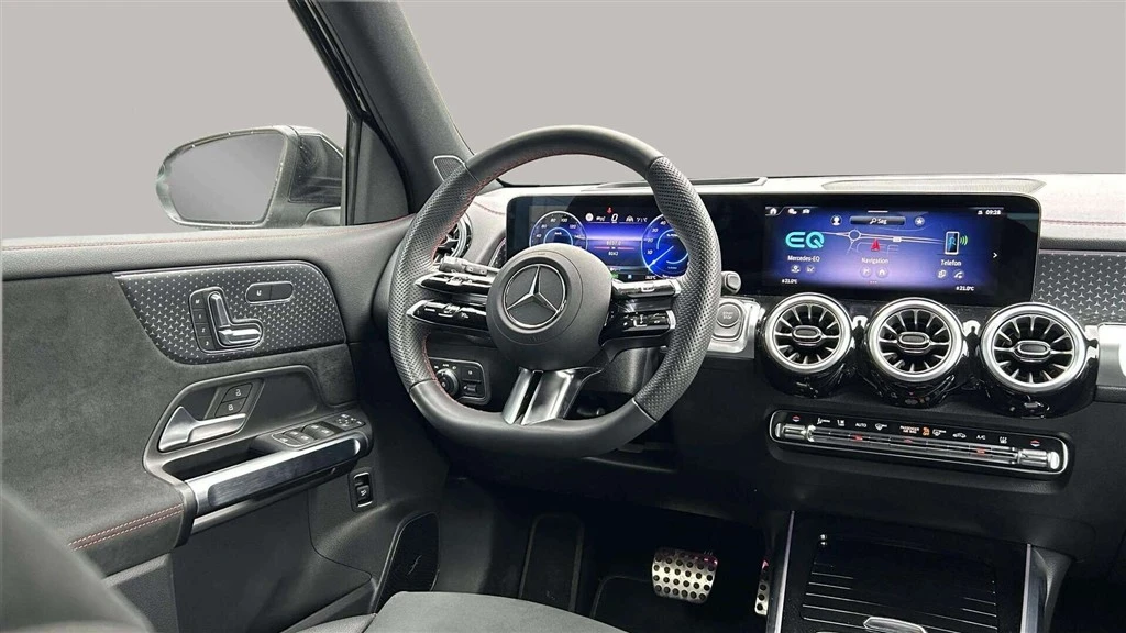 Mercedes-Benz-EQB-image-13
