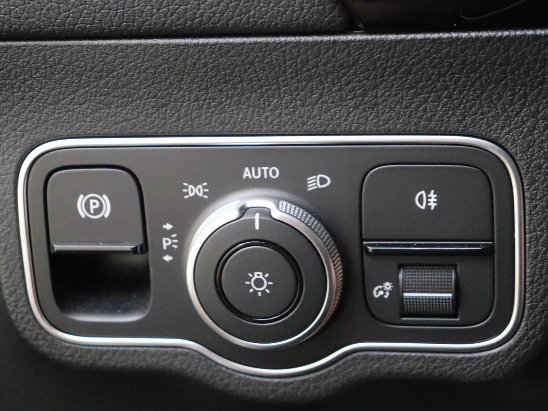 Mercedes-Benz-B-Klasse-image-24