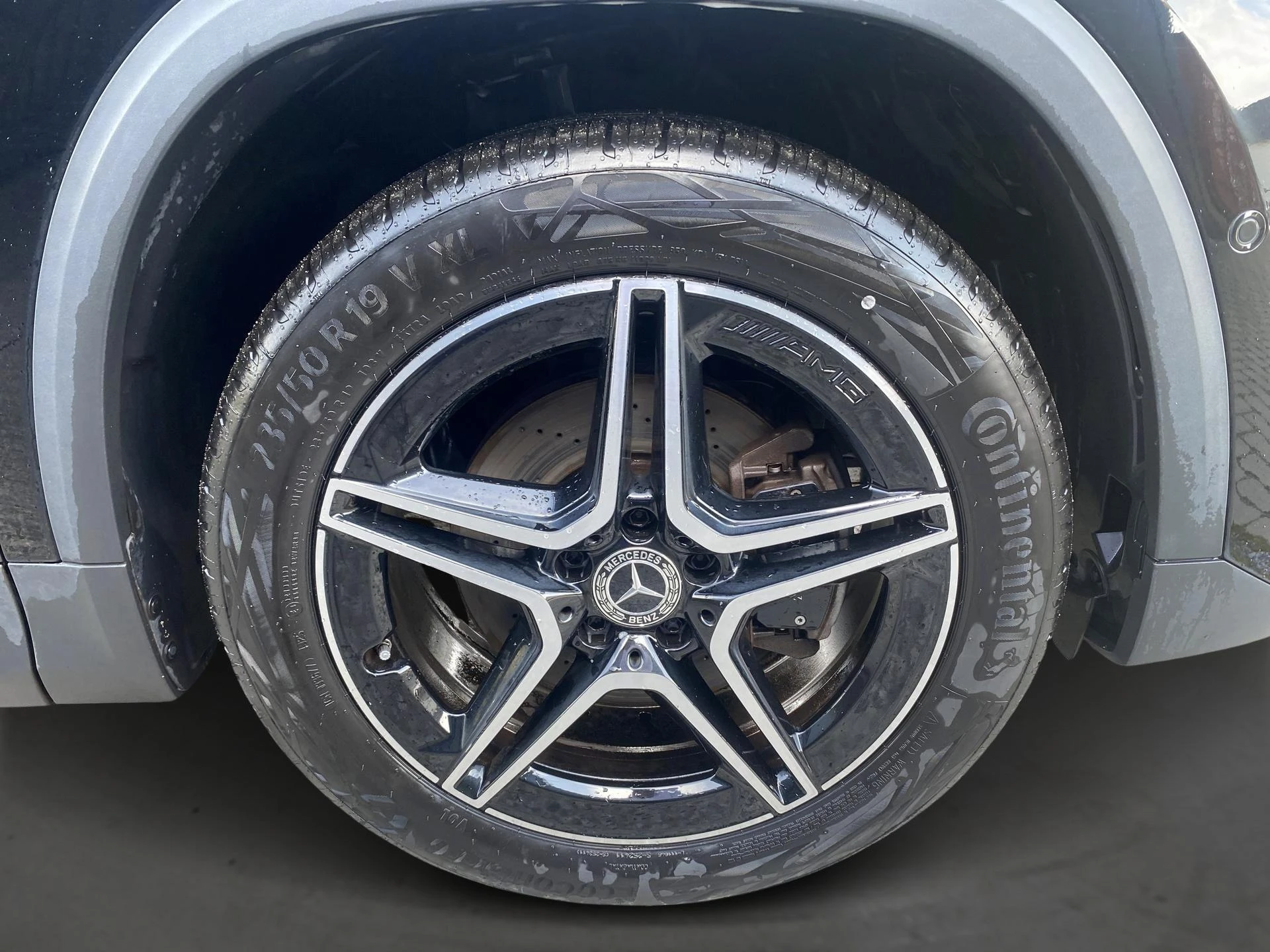 Mercedes-Benz-GLA-image-5