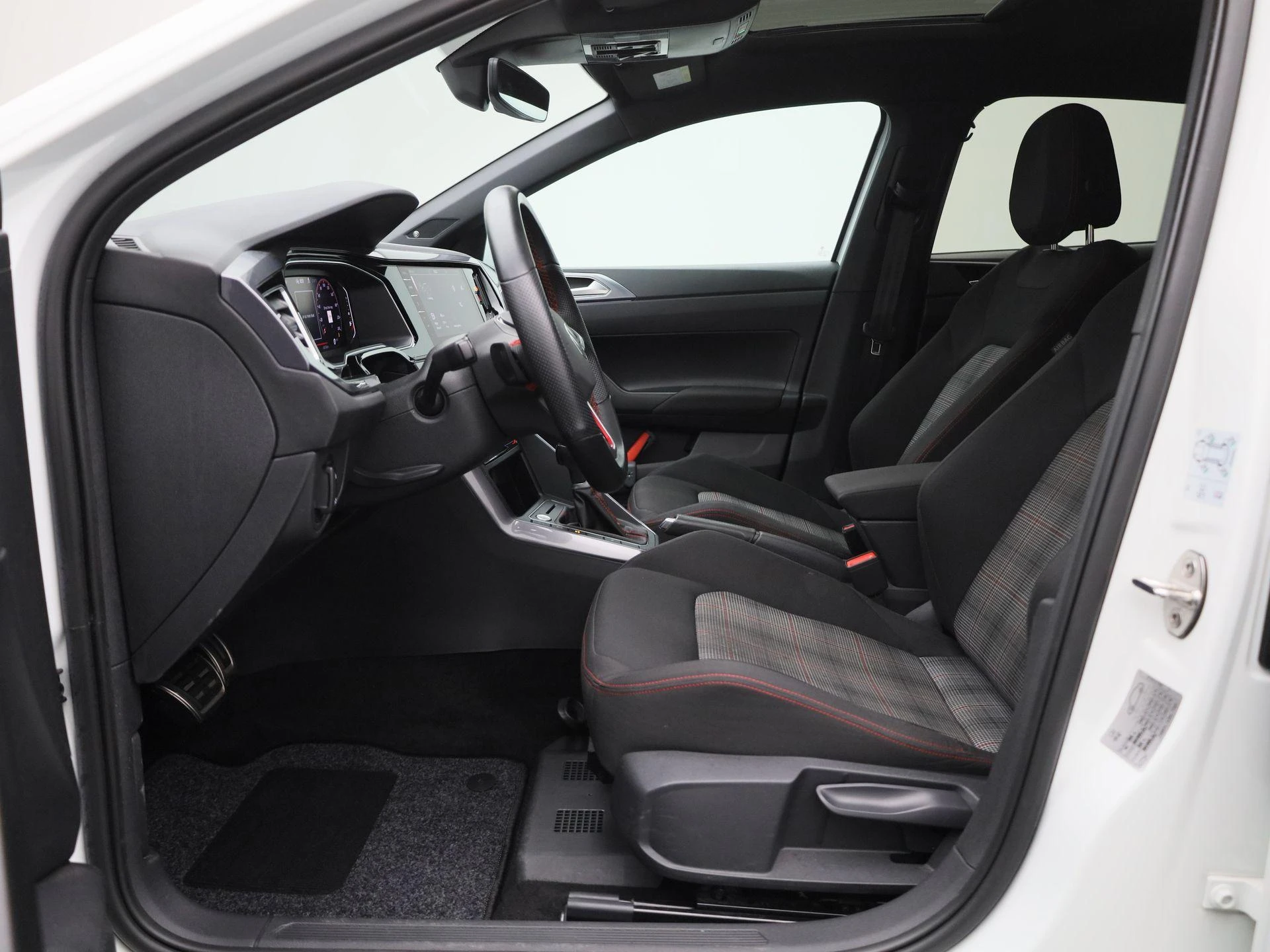 Volkswagen Polo - 11