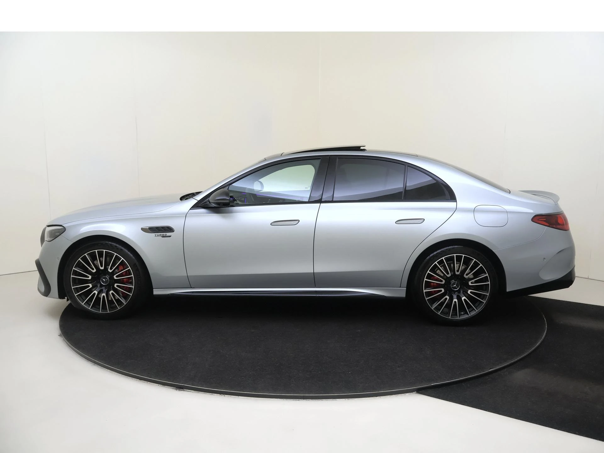 Mercedes-Benz-E-Klasse-image-7