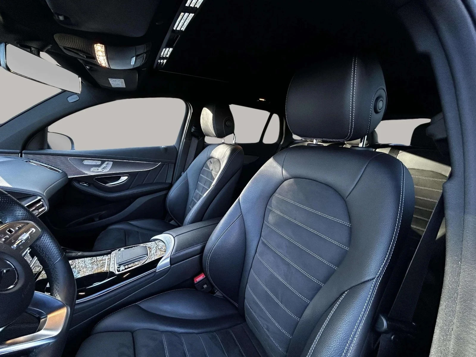 Mercedes-Benz-EQC-image-11