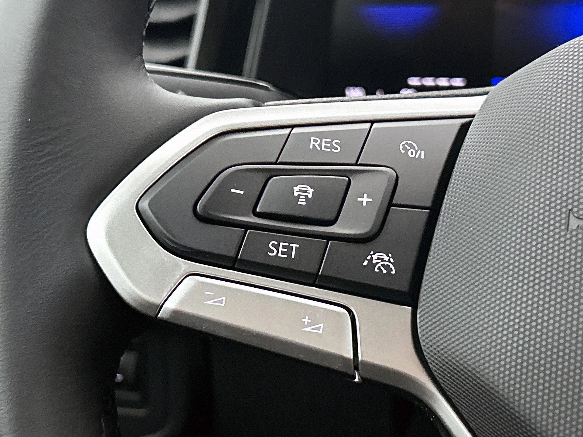 Volkswagen-Polo-image-14