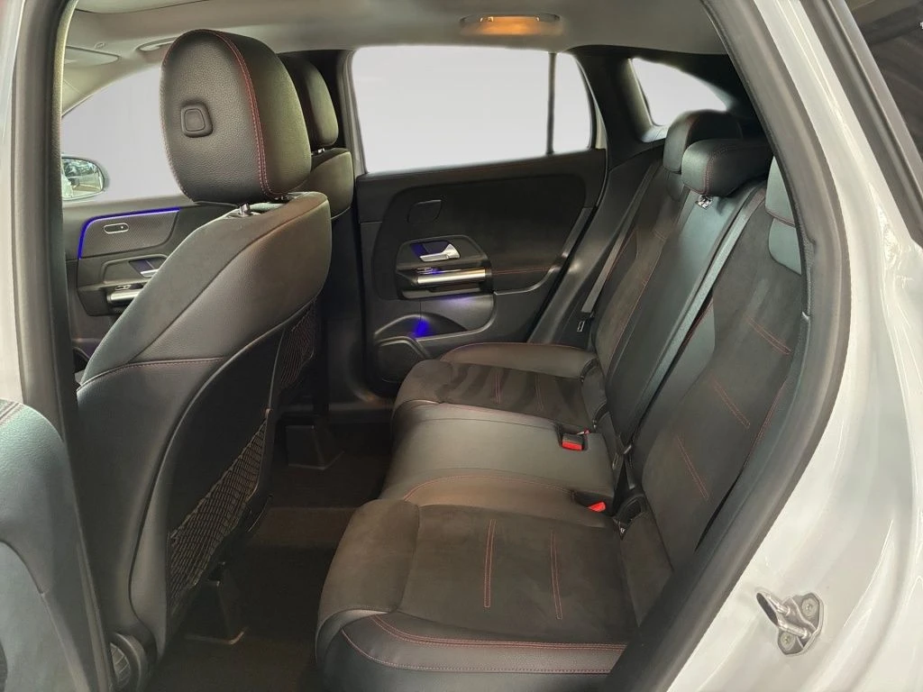 Mercedes-Benz-GLA 220 d-image-9