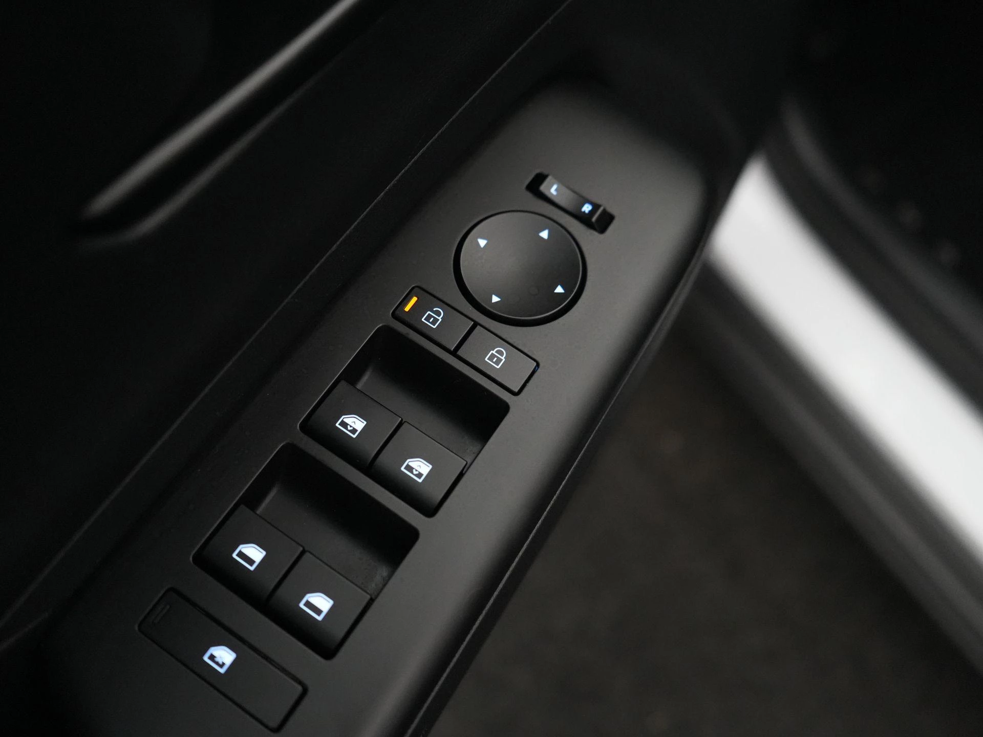 Hyundai-Kona-image-32