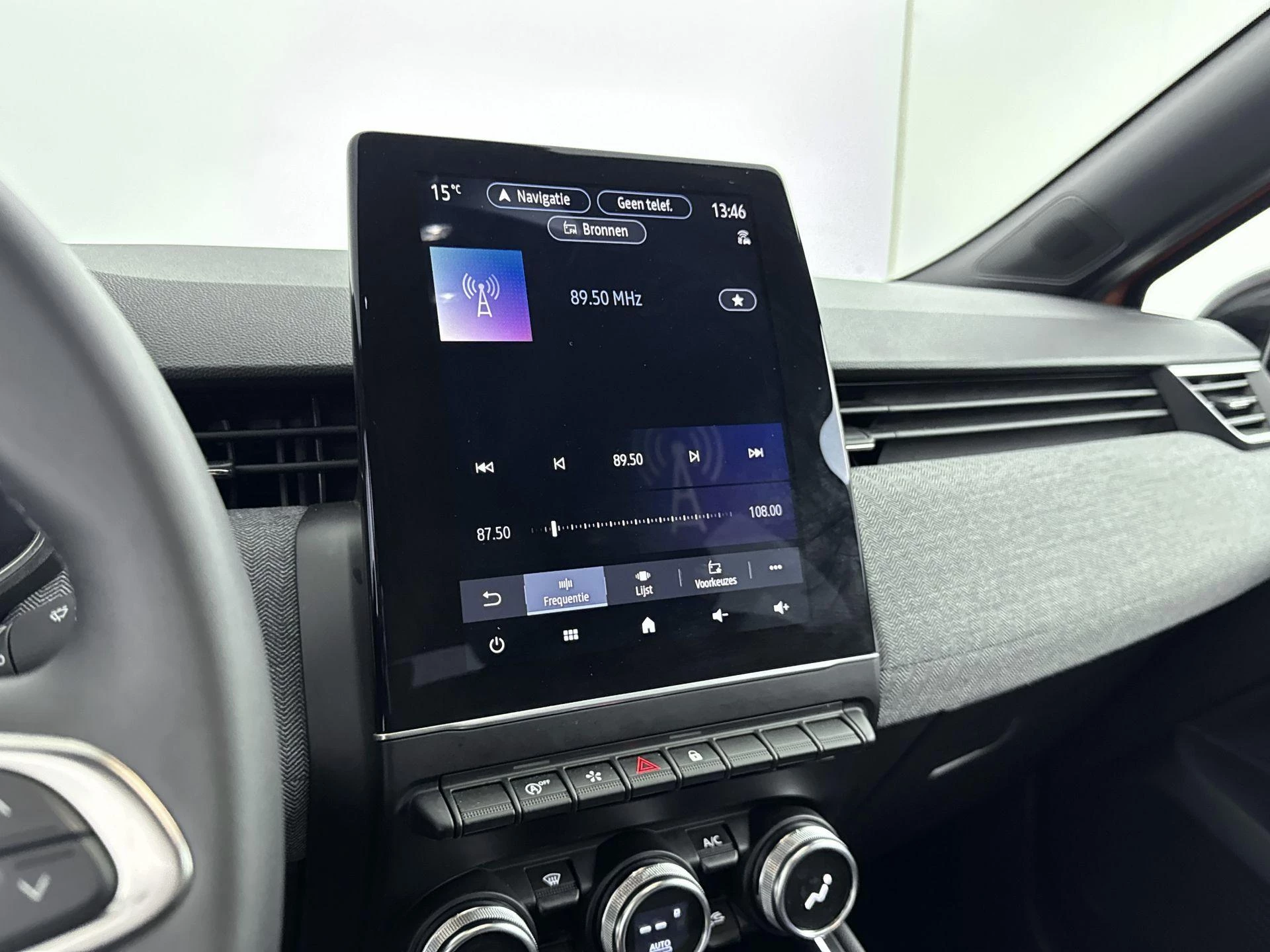 Renault-Clio-image-20