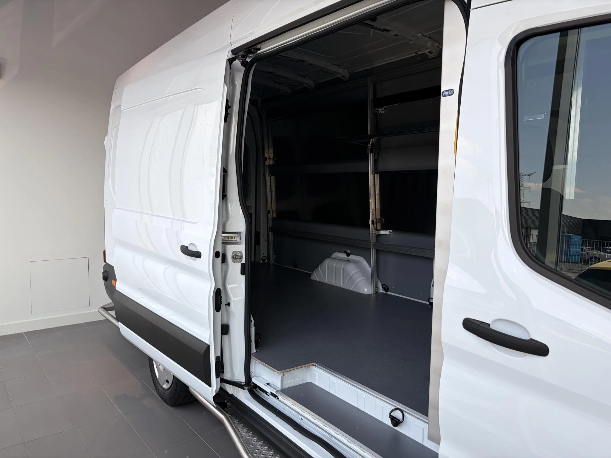 Ford-E-Transit-image-8