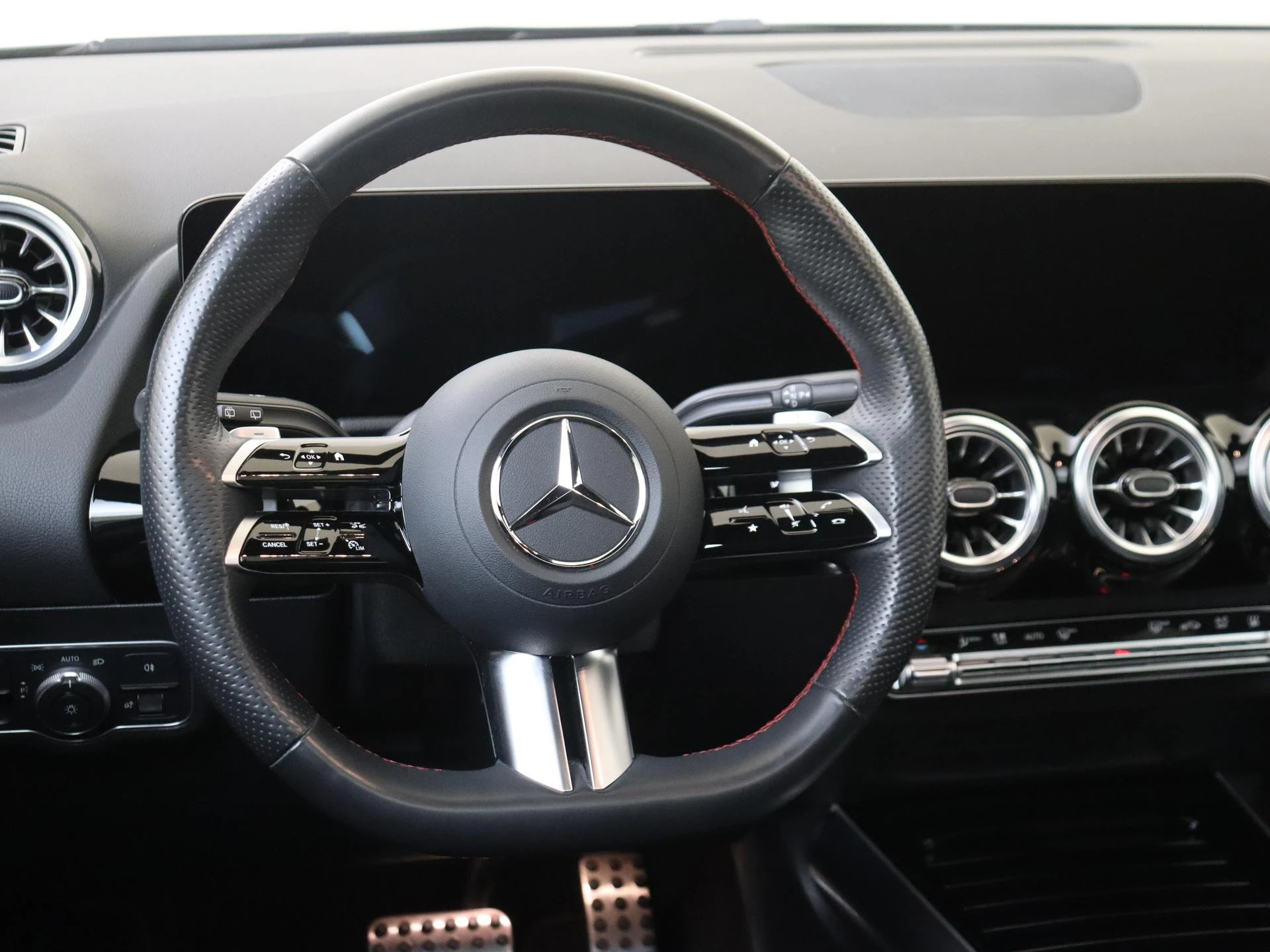Mercedes-Benz-B-Klasse-image-9