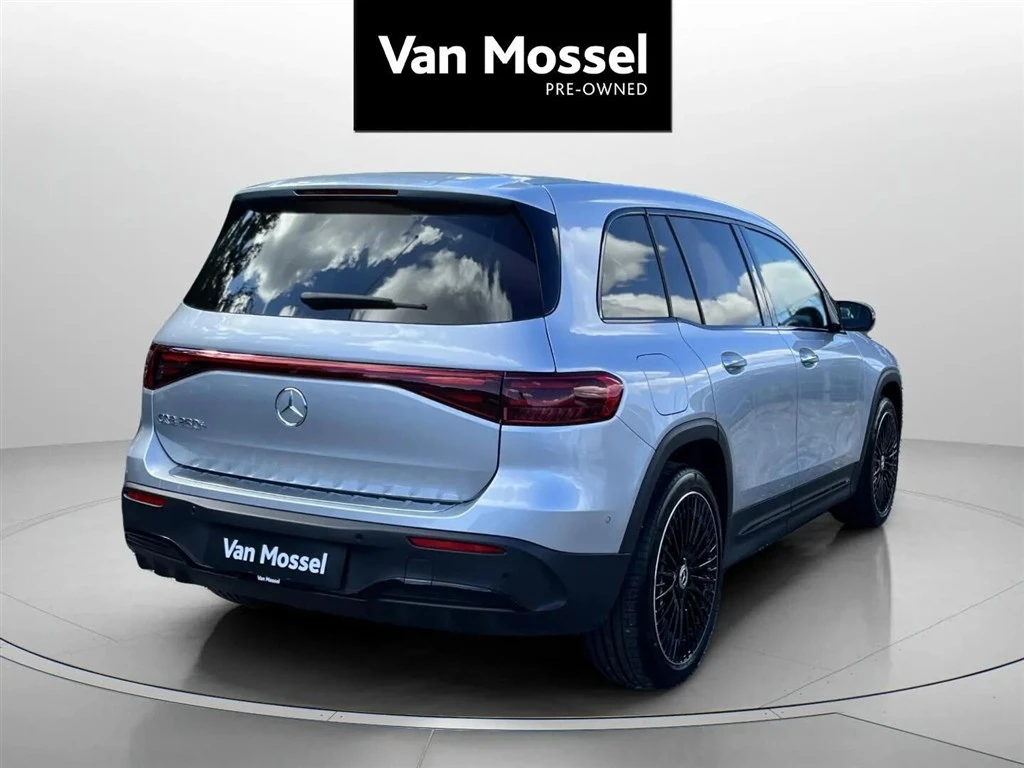 Mercedes-Benz-EQB-image-4