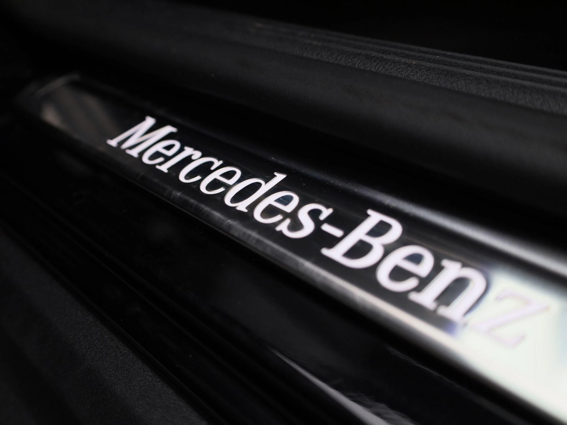 Mercedes-Benz-GLC-image-38